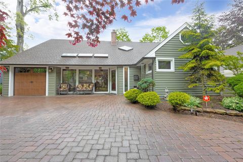 5 Oak Brook Lane Merrick NY 11566
