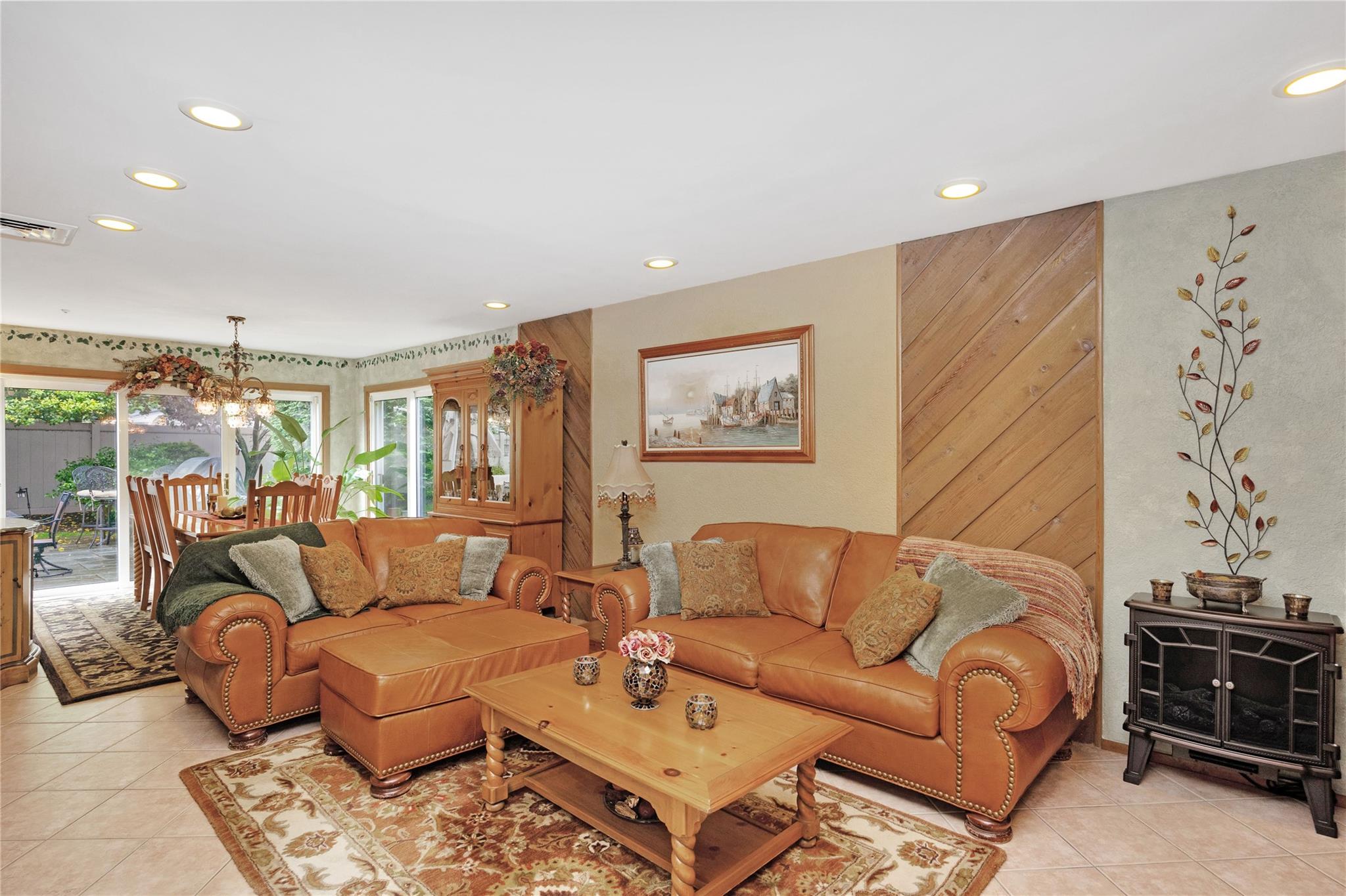 5 Oak Brook Lane, Merrick, New York image 18