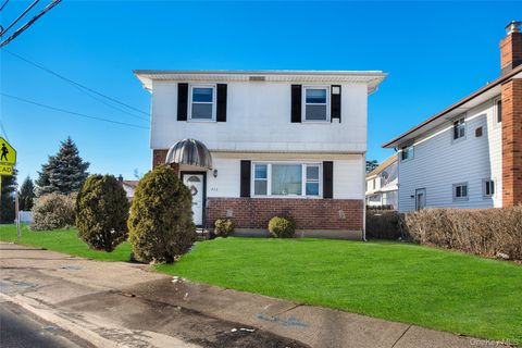212 Newbridge Road Levittown NY 11801