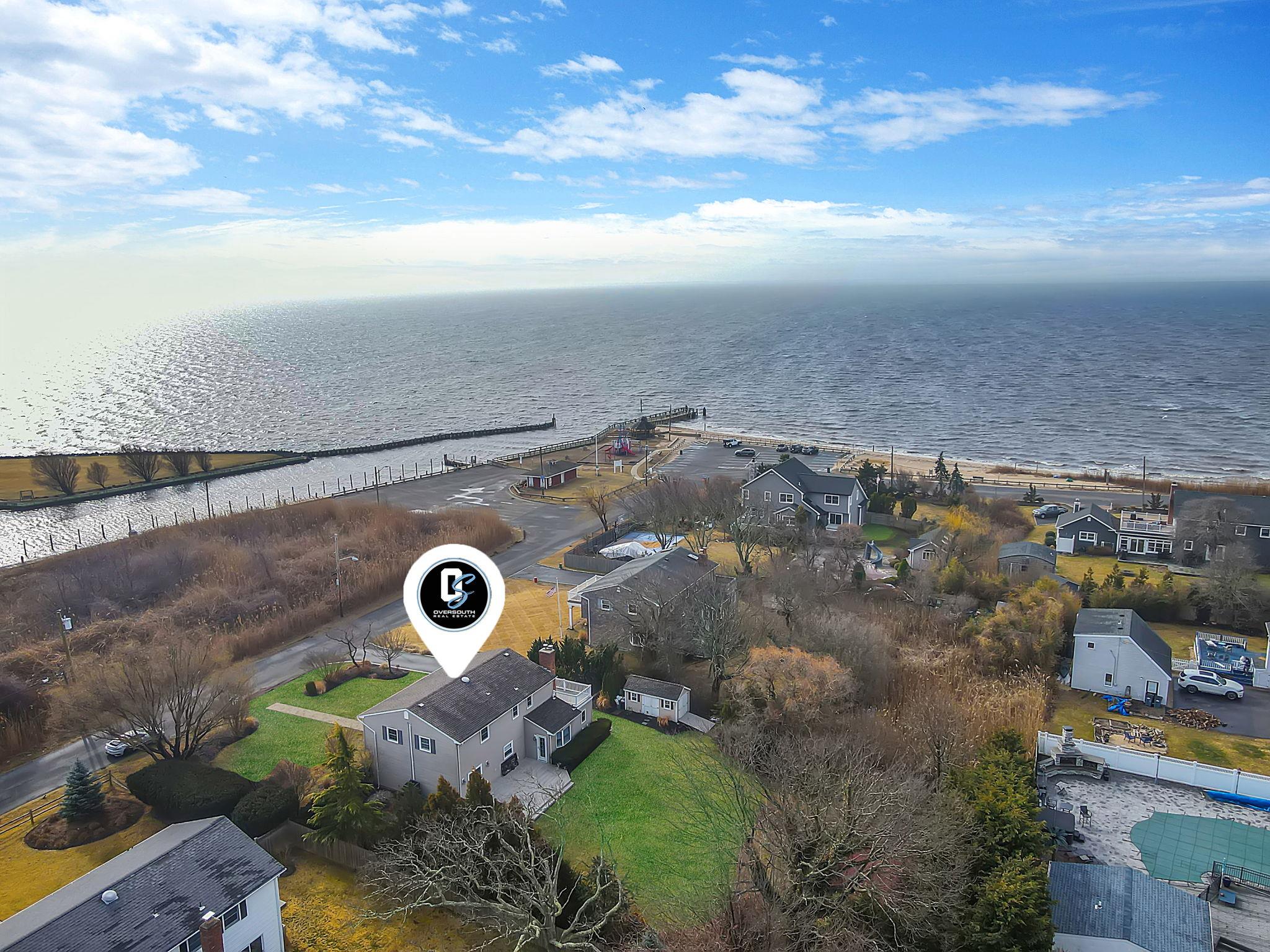 242 N Paulanna Avenue, Bayport, New York image 37