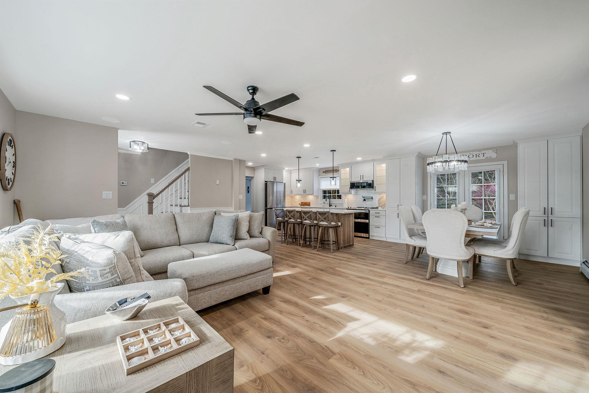 242 N Paulanna Avenue, Bayport, New York image 11