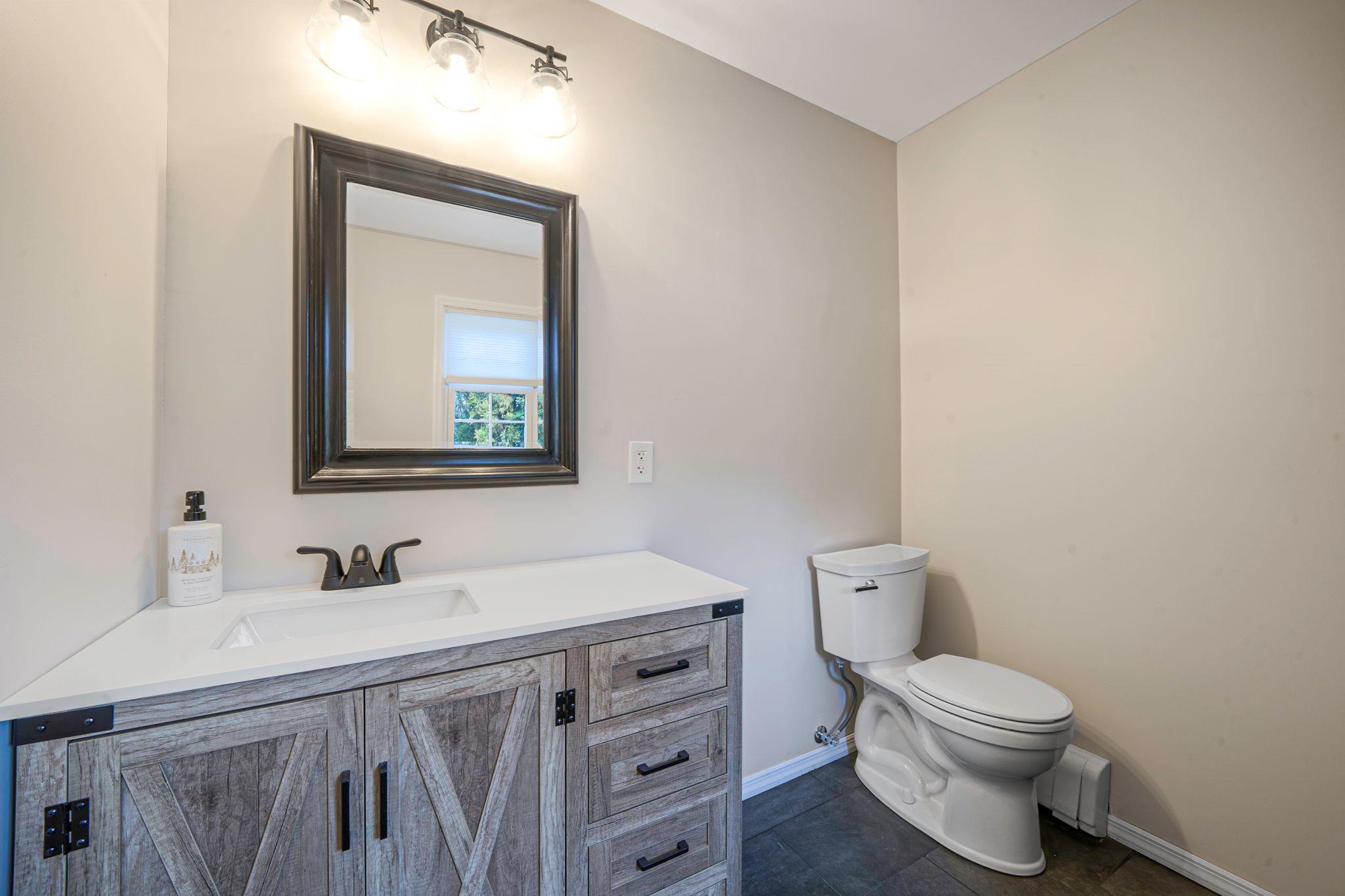 242 N Paulanna Avenue, Bayport, New York image 23