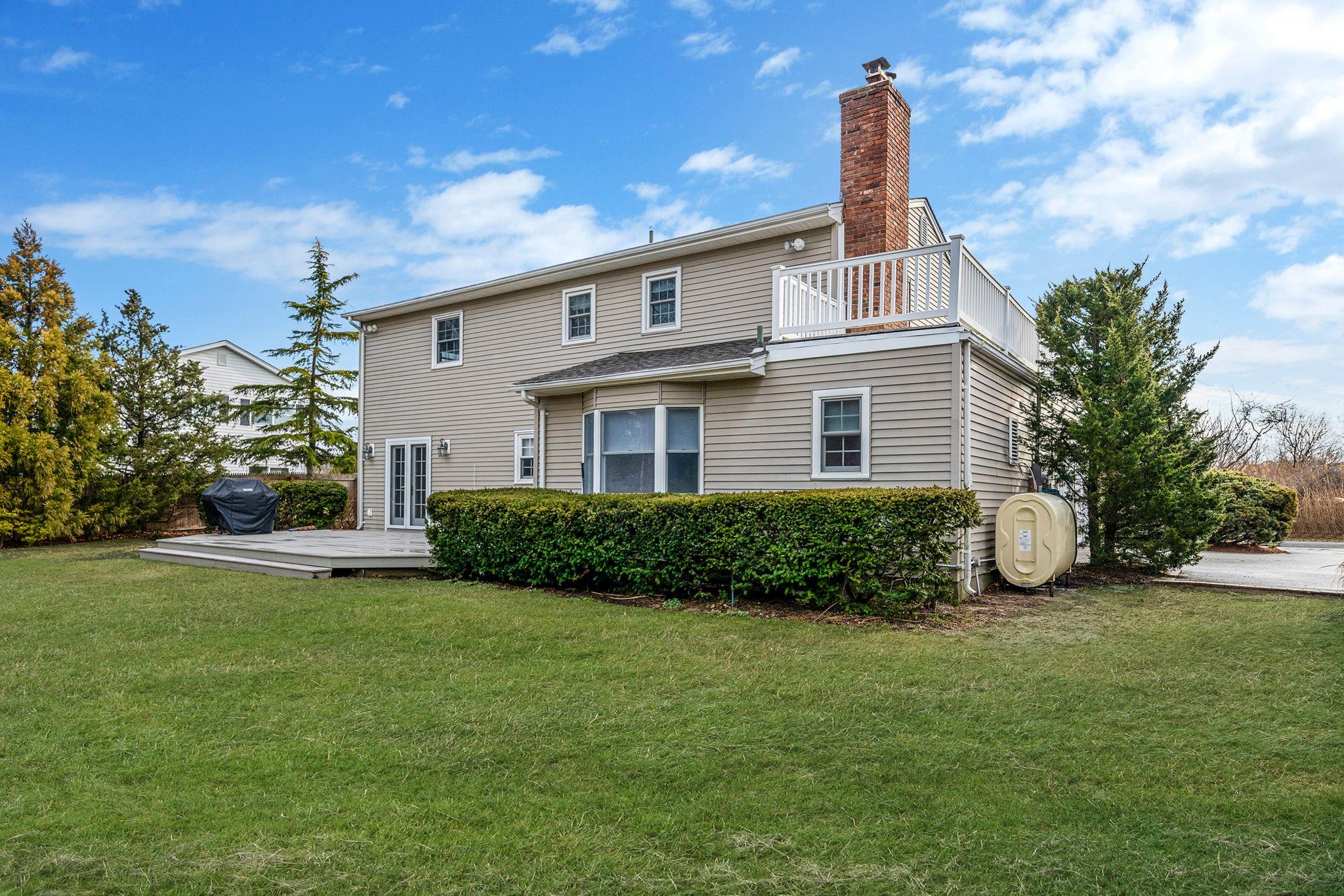 242 N Paulanna Avenue, Bayport, New York image 33