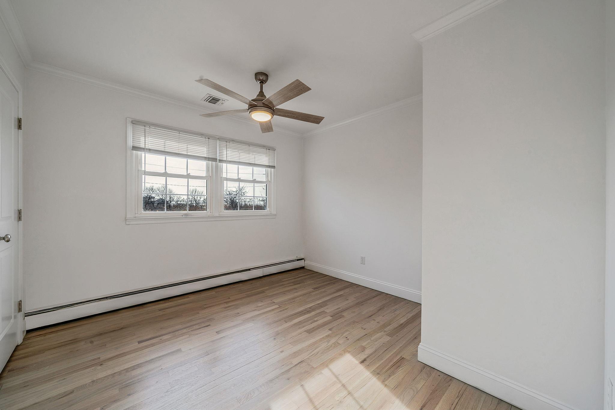 242 N Paulanna Avenue, Bayport, New York image 21