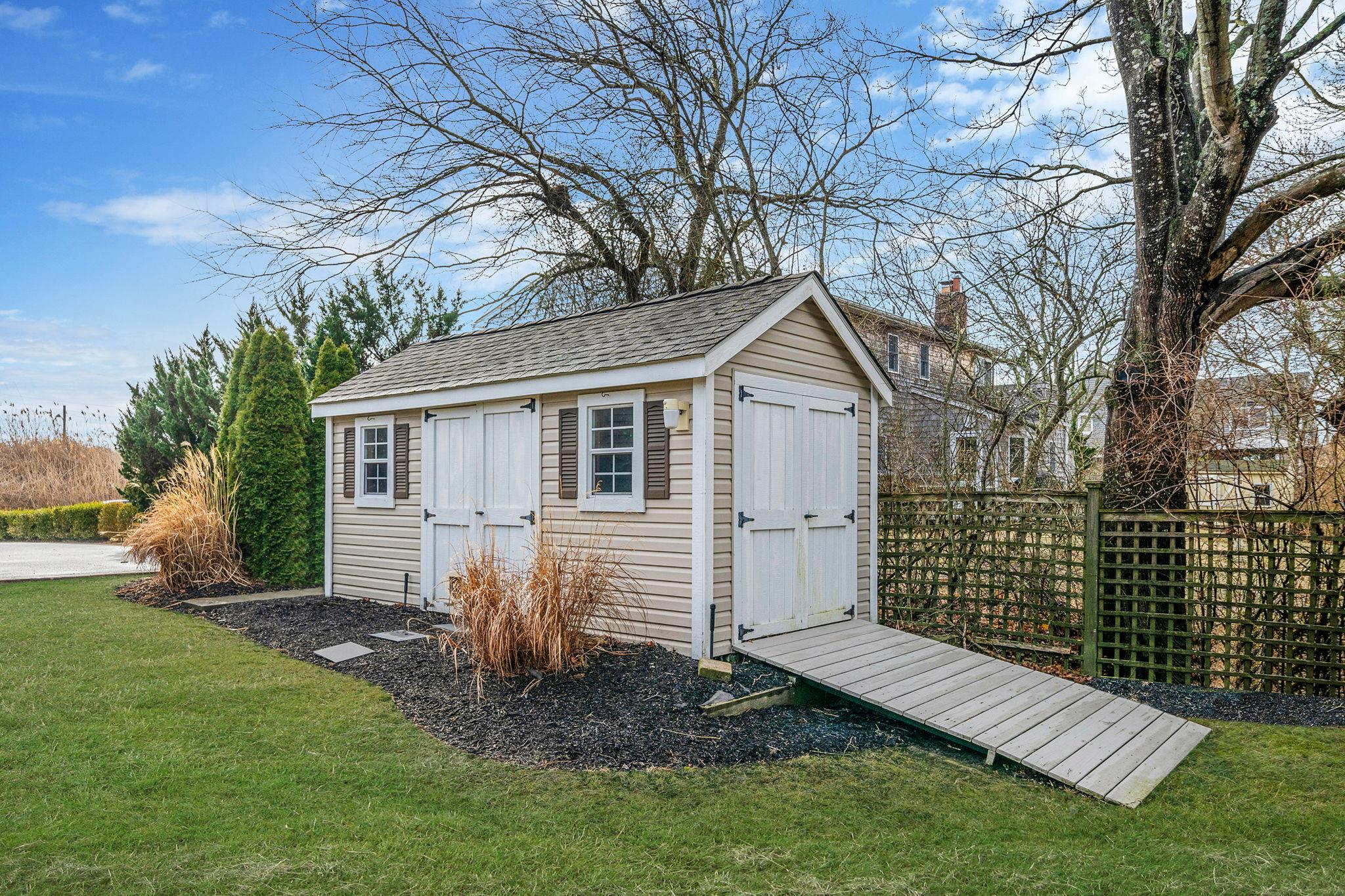 242 N Paulanna Avenue, Bayport, New York image 35
