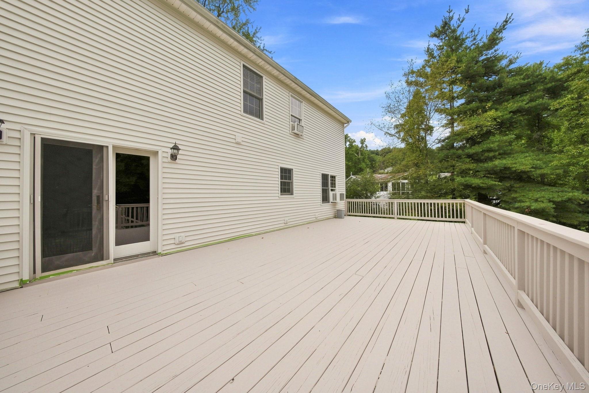 2 Fleetwood Drive