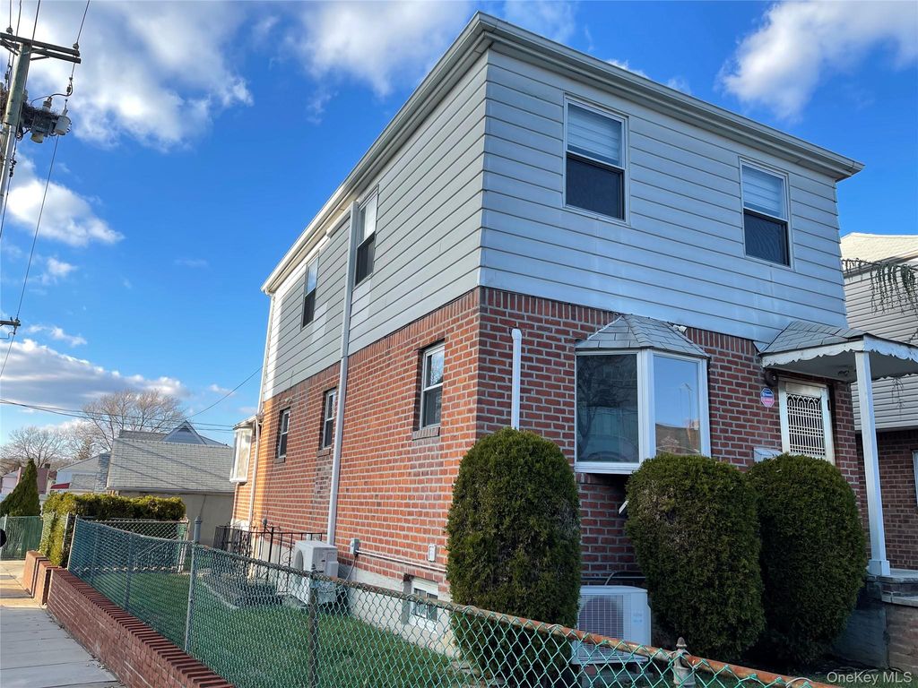Photo of 6152 149th Street, Flushing, NY 11367 (MLS # 951727)