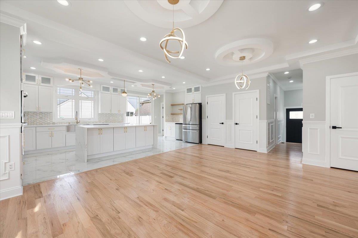 330 Lucille Avenue, Elmont, New York image 8