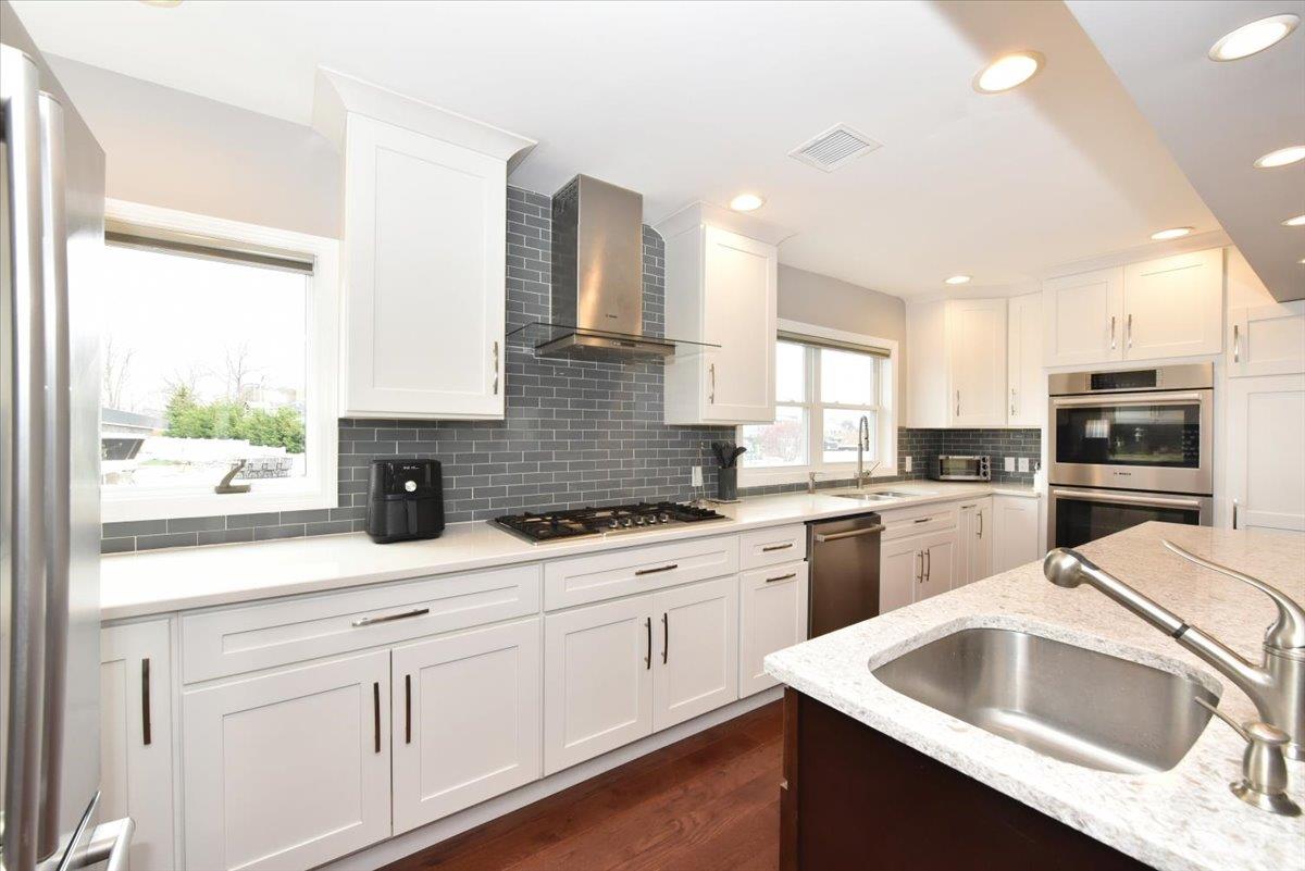 3 Neptune Place, Massapequa, New York image 16