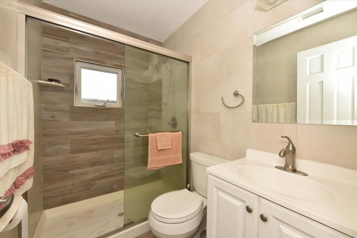3 Neptune Place, Massapequa, New York image 22
