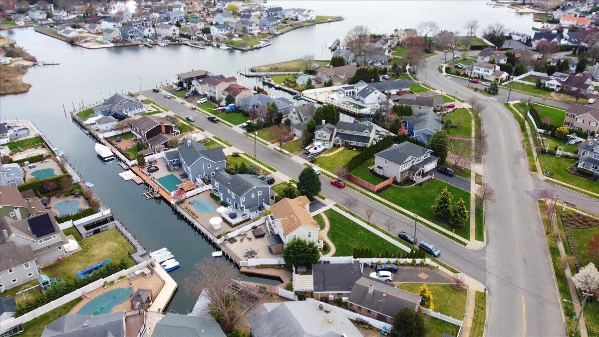 3 Neptune Place, Massapequa, New York image 39