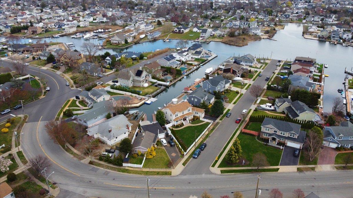 3 Neptune Place, Massapequa, New York image 45