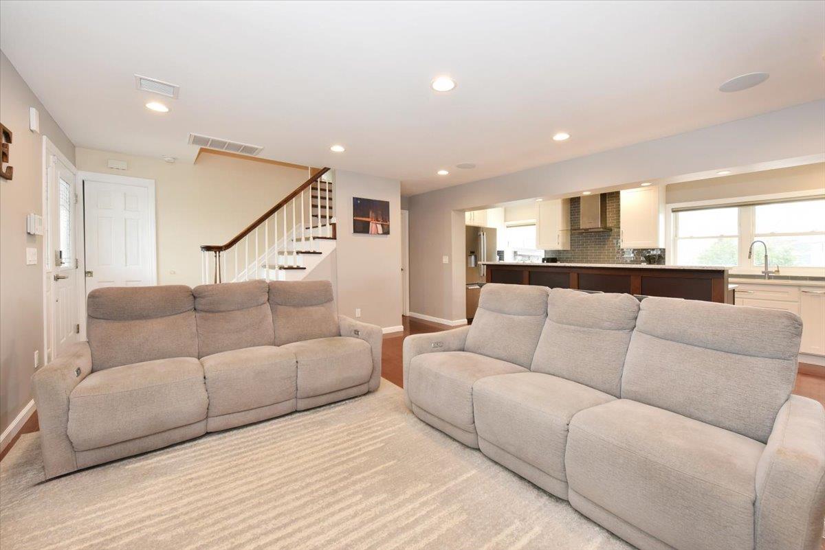 3 Neptune Place, Massapequa, New York image 10