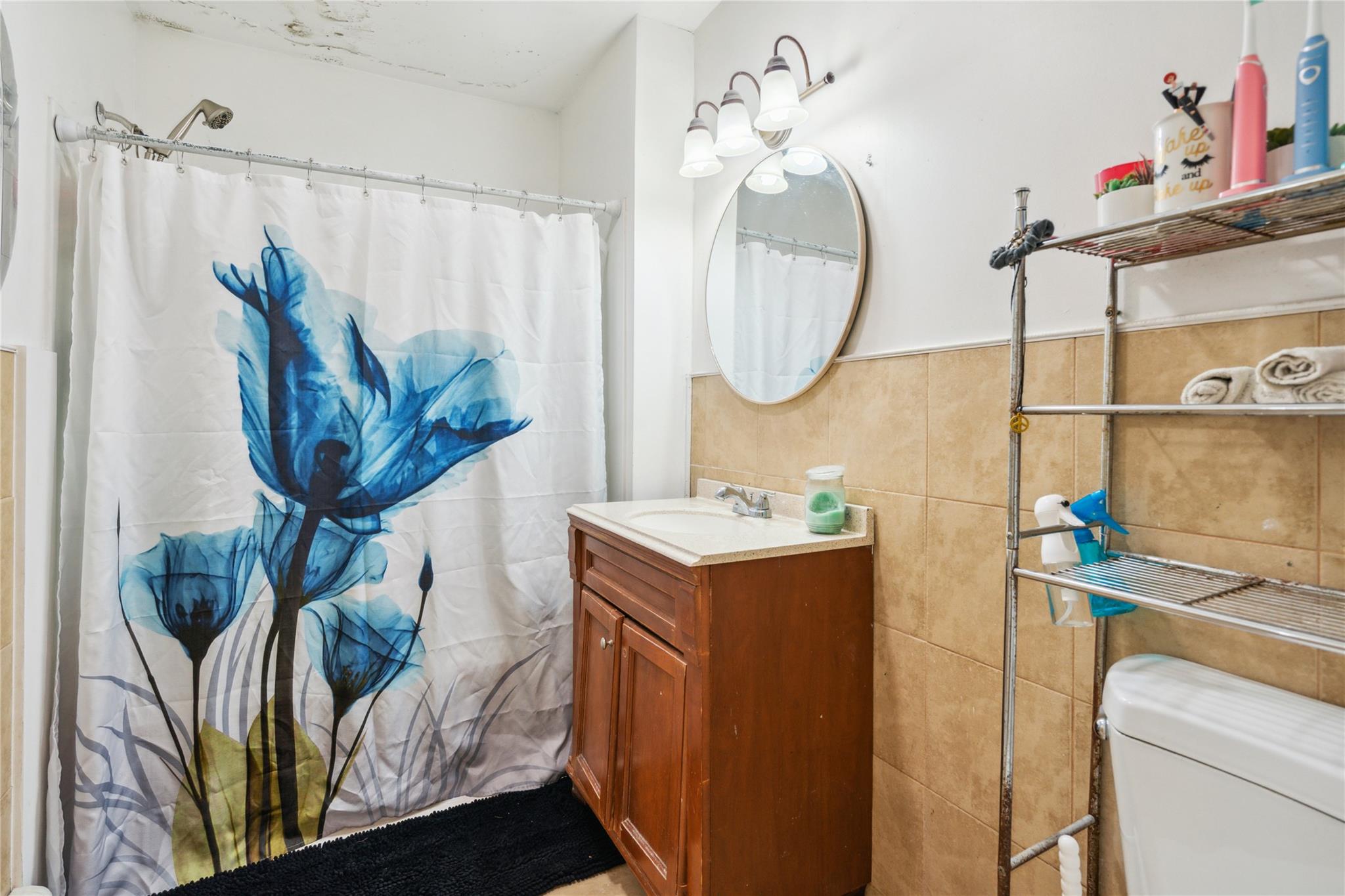 35 Laurel Lane, Shirley, New York image 12