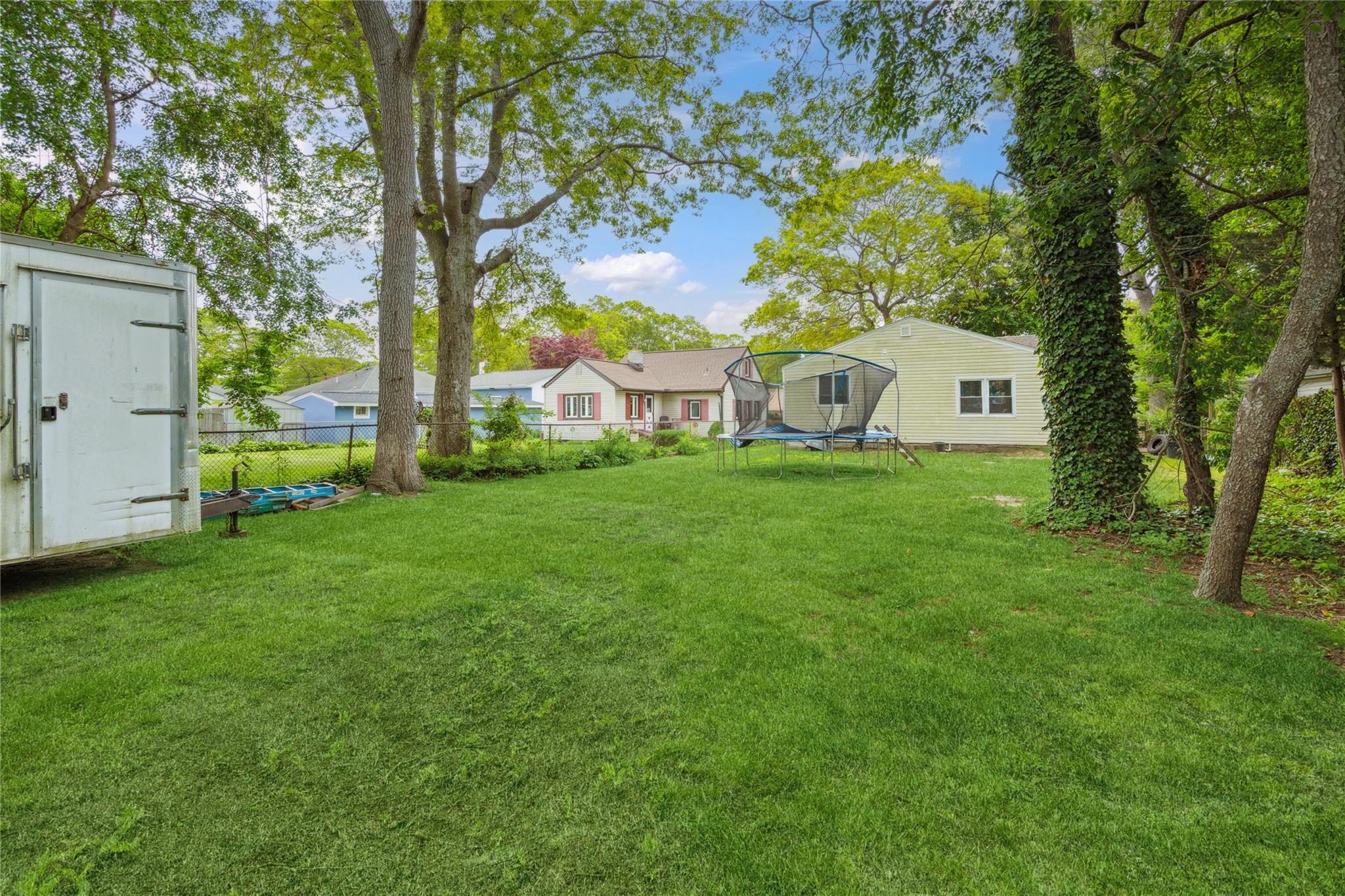 35 Laurel Lane, Shirley, New York image 15