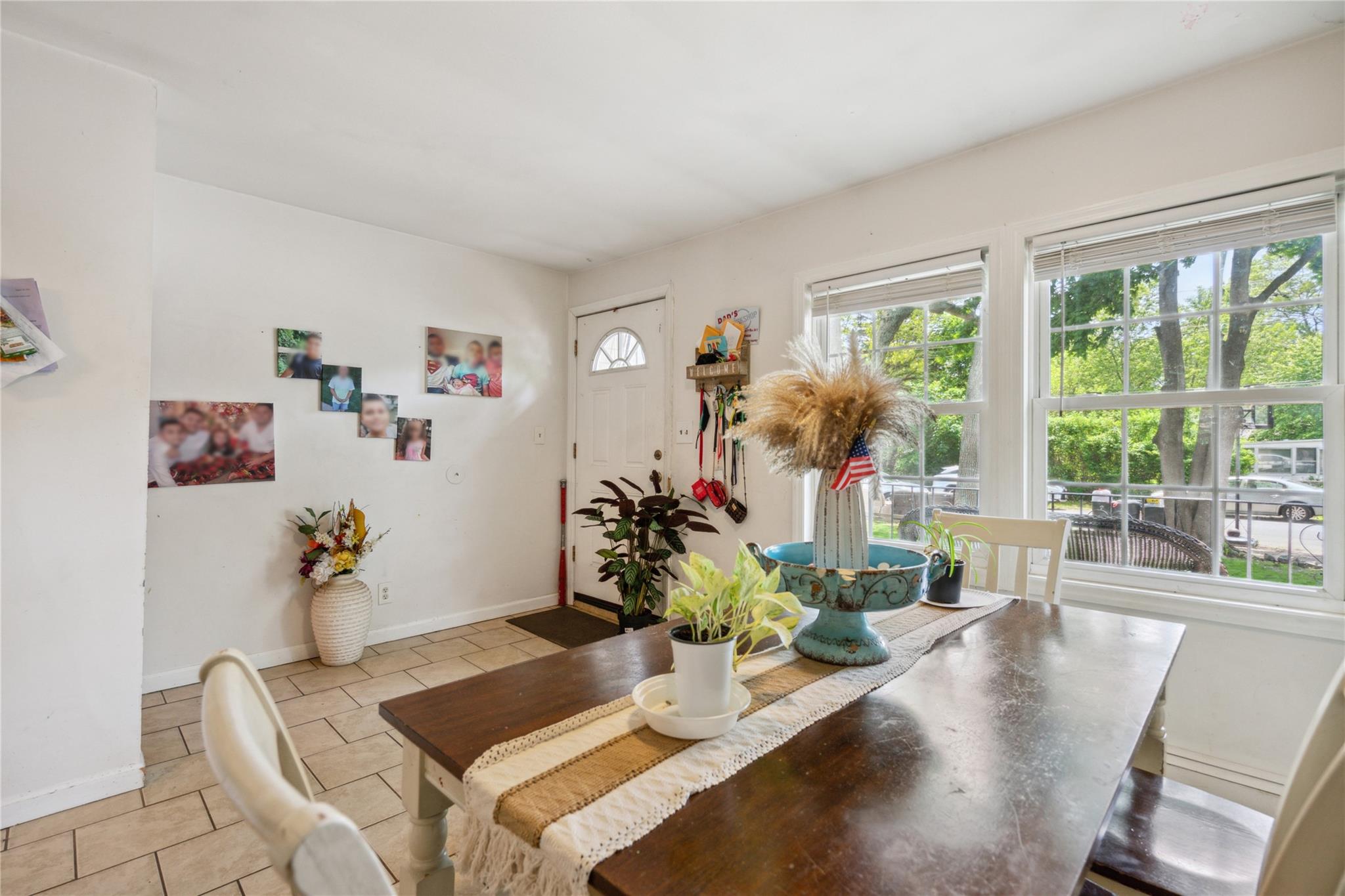 35 Laurel Lane, Shirley, New York image 3