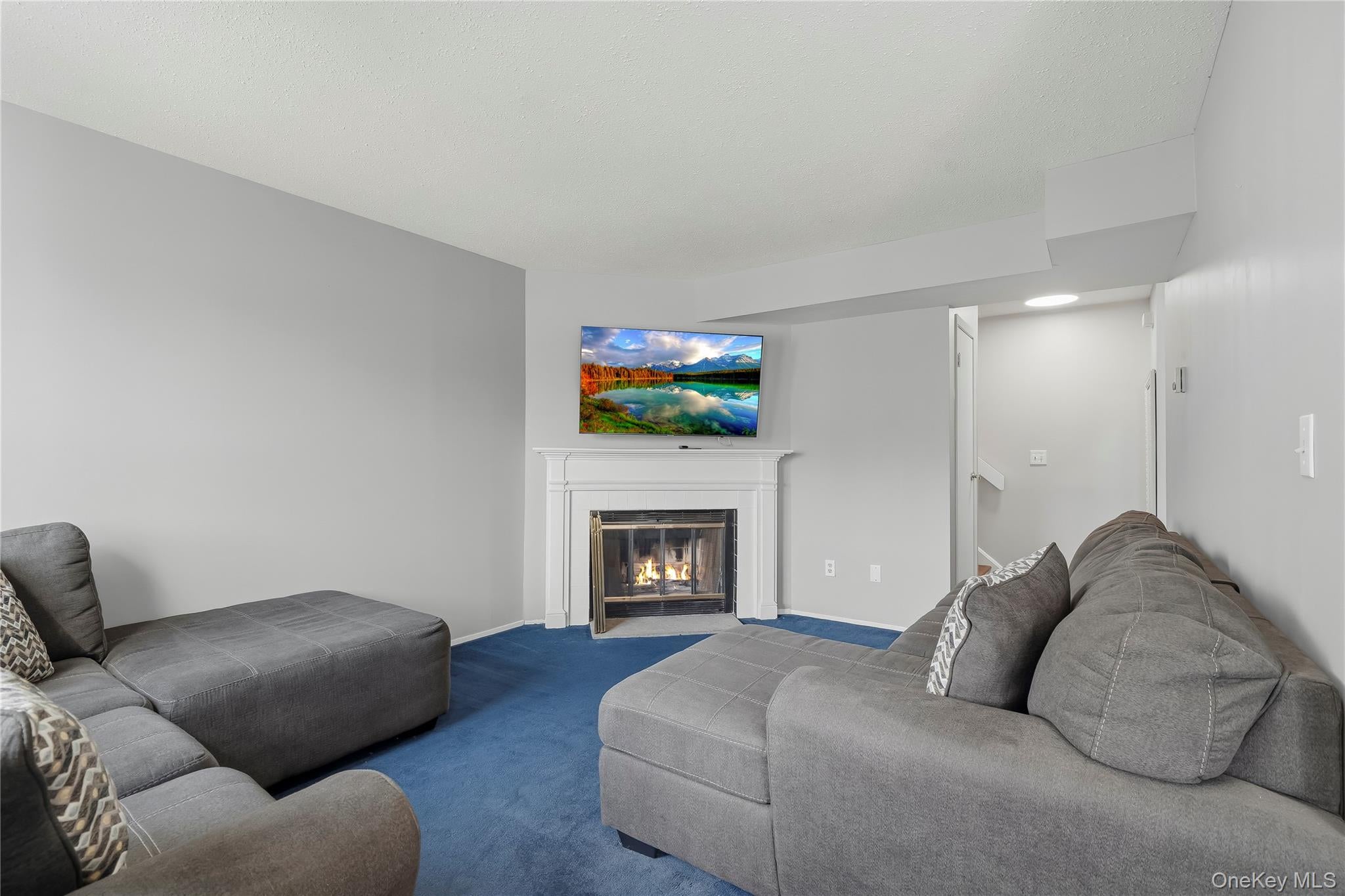 2107 Whispering Hills
