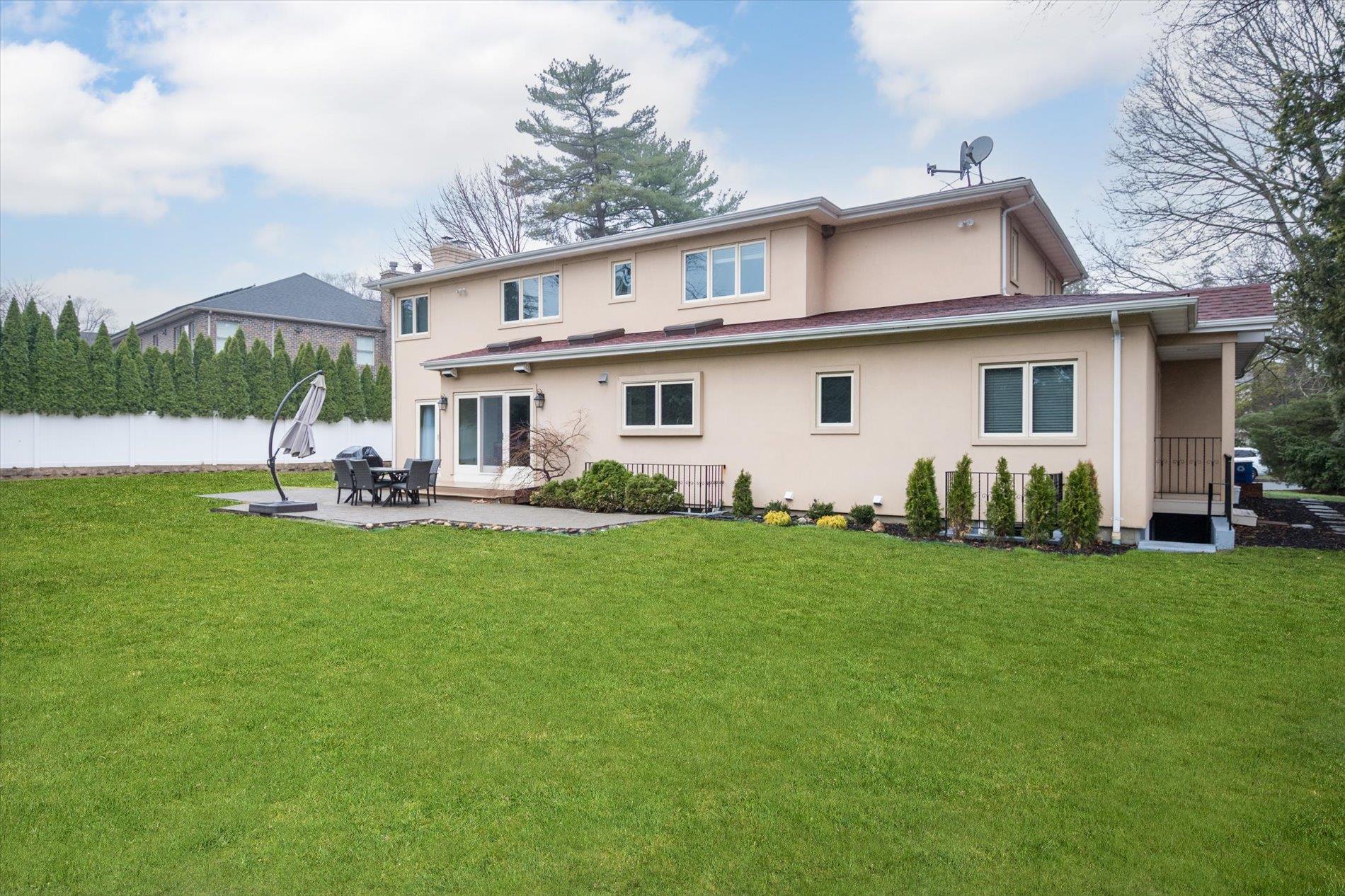 58 Saddle Lane, North Hempstead, New York image 46
