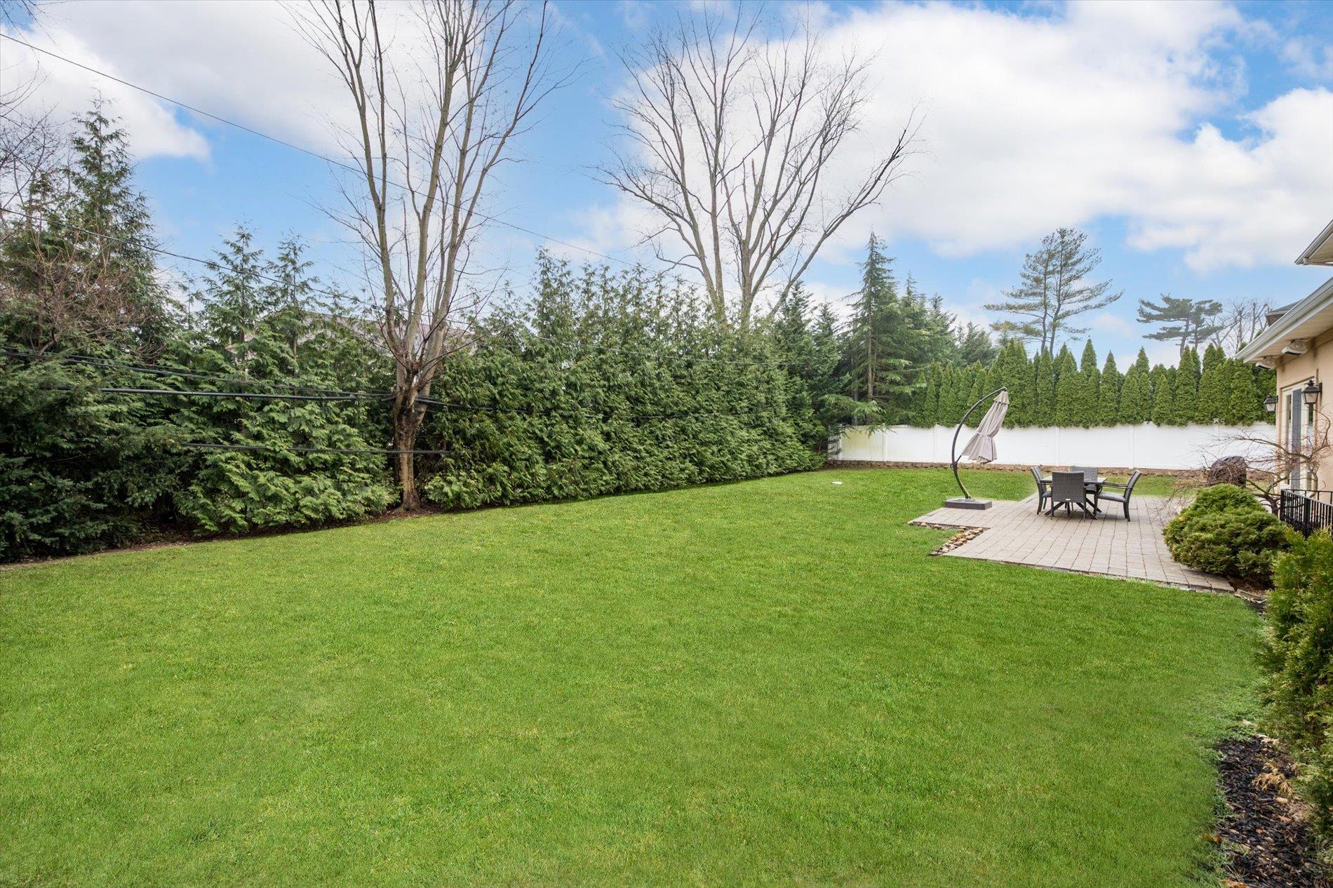 58 Saddle Lane, North Hempstead, New York image 47