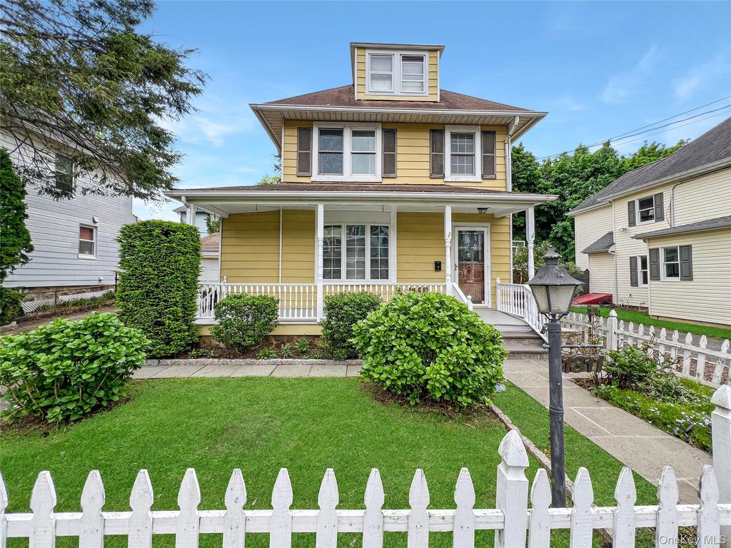 Photo of 1311 Henry Avenue, Mamaroneck, NY 10543 (MLS # 979323)