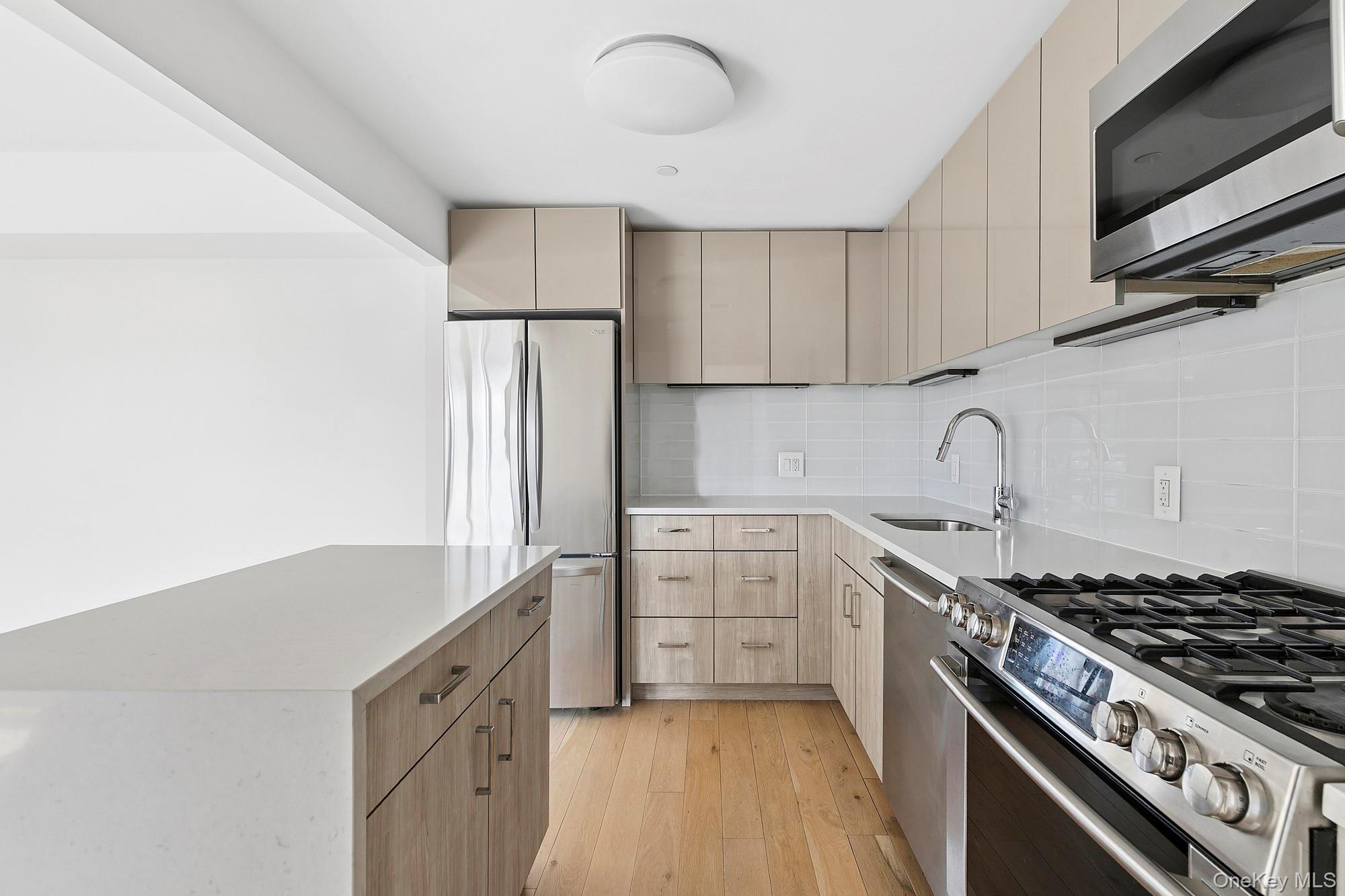 171 W 131st Street 619