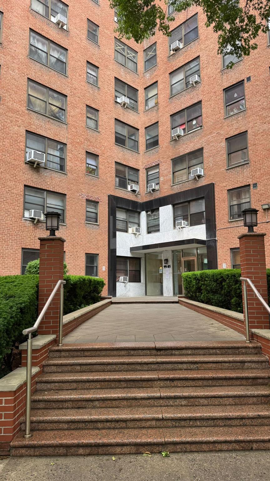 63rd Drive 11Aa, Rego Park, Queens, NY - 2 Bedrooms  
1 Bathrooms  
4 Rooms - 