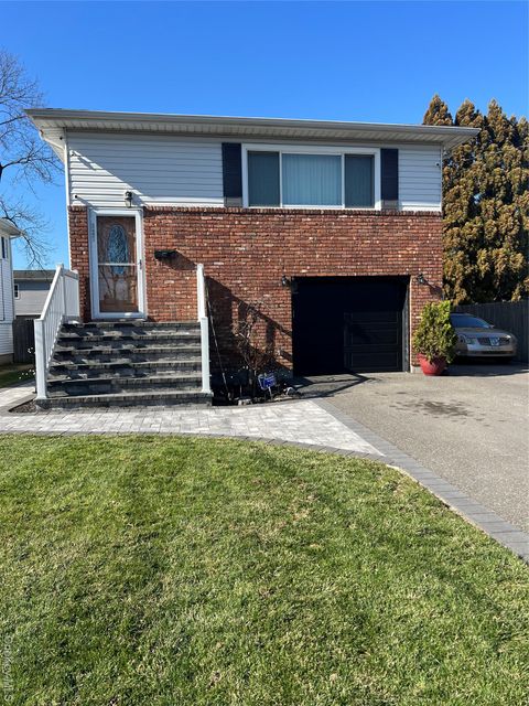 827 Bermuda Road West Babylon NY 11704