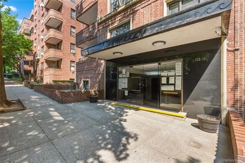 Photo of 123-35 82nd Rd #7G, Kew Gardens, NY 11415 (MLS # 926987)
