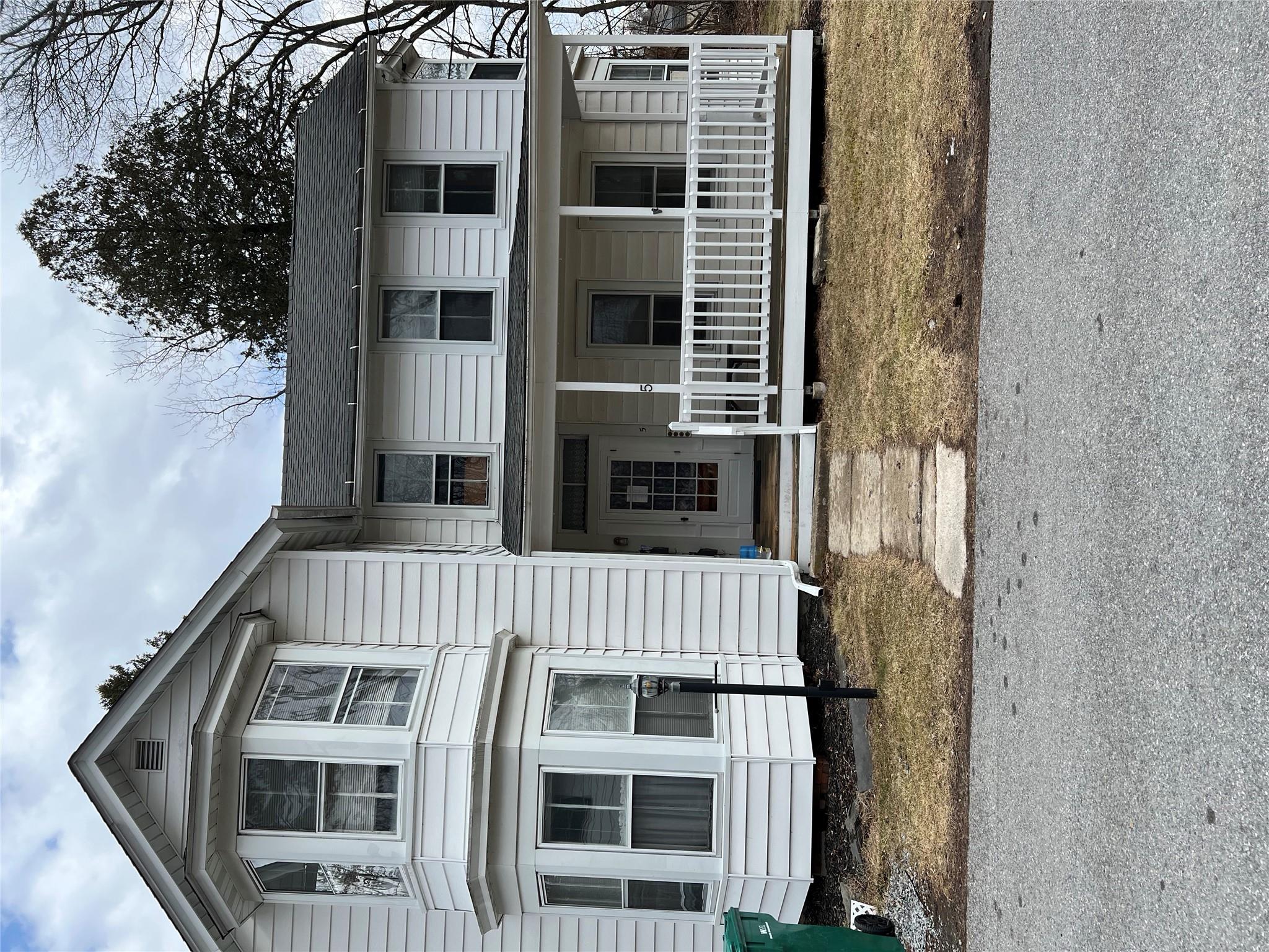 Doty Avenue, Hyde Park, New York - 4 Bedrooms  
4 Bathrooms - 