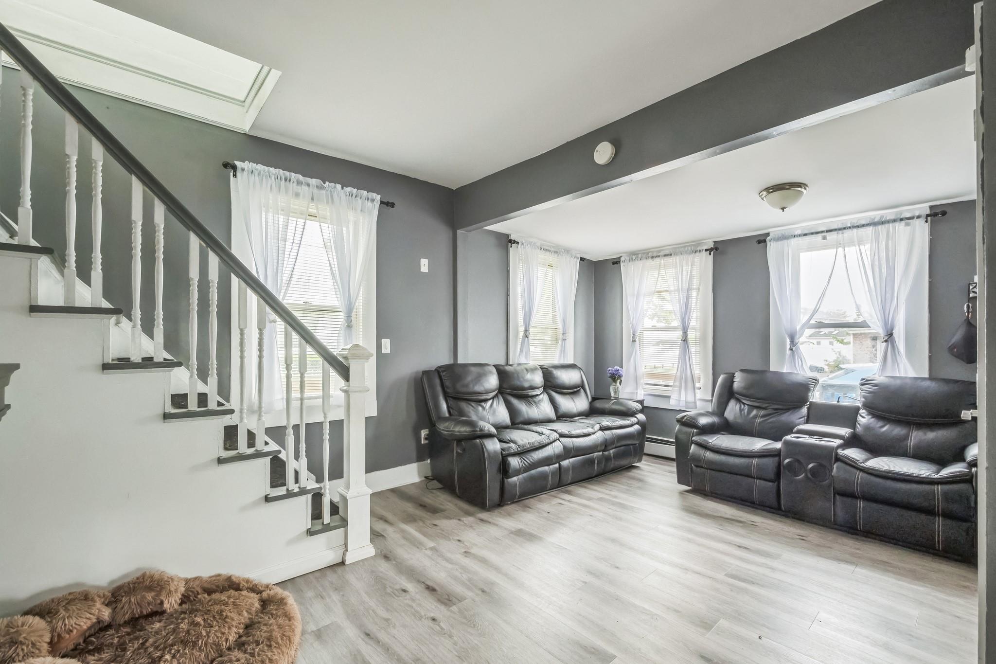 253 N 3rd Avenue, Bay Shore, New York image 7