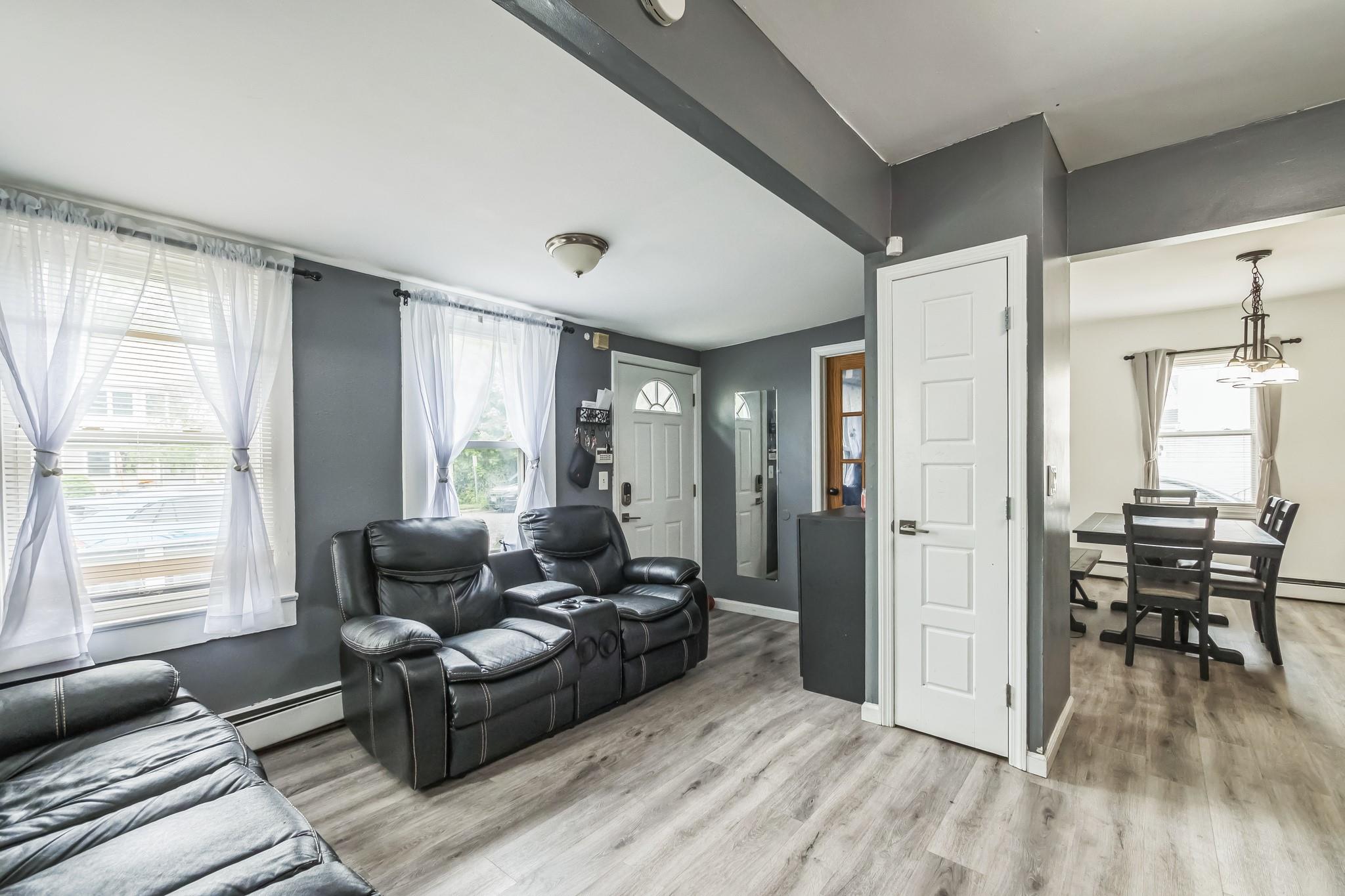 253 N 3rd Avenue, Bay Shore, New York image 11