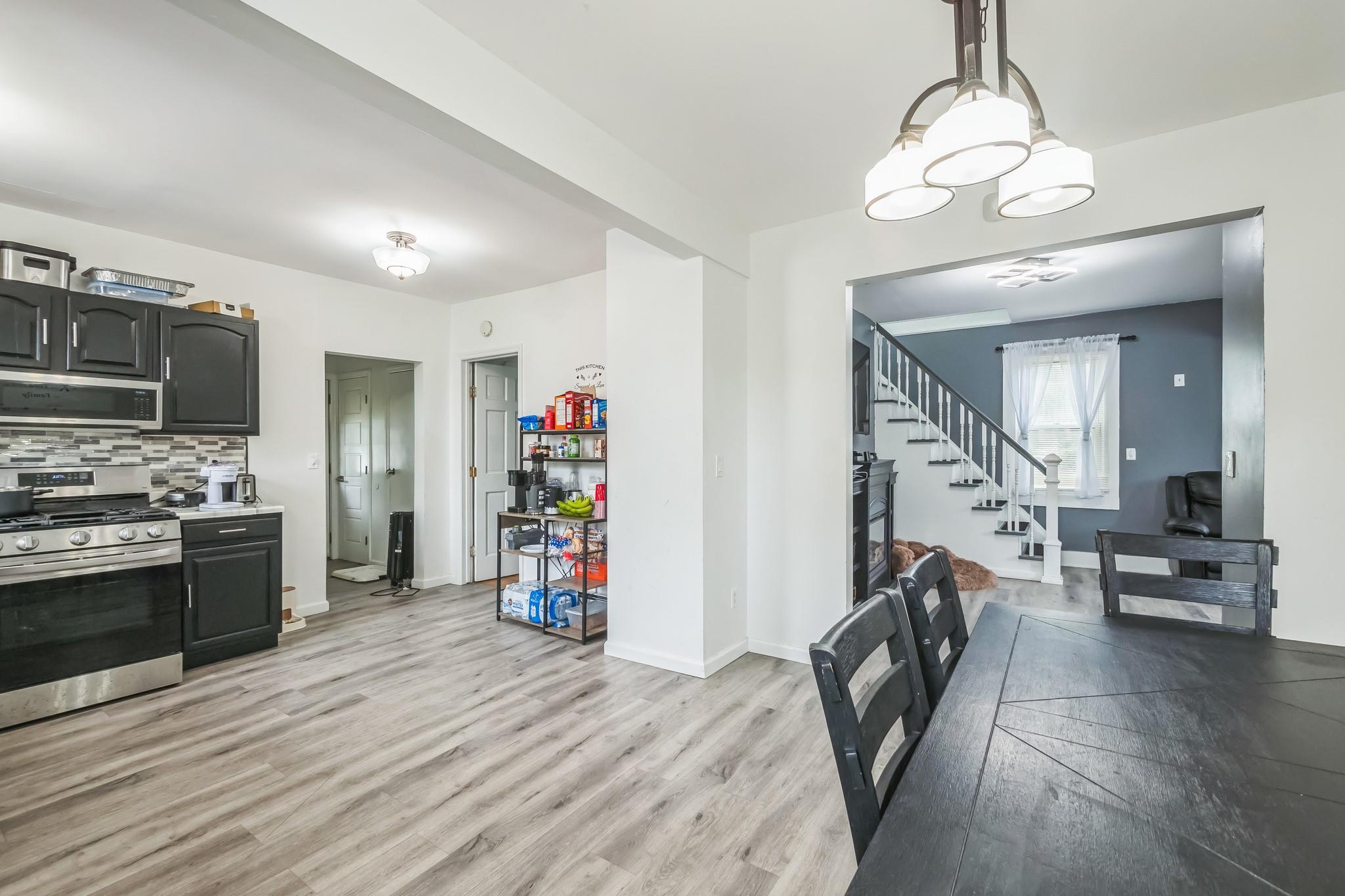 253 N 3rd Avenue, Bay Shore, New York image 8