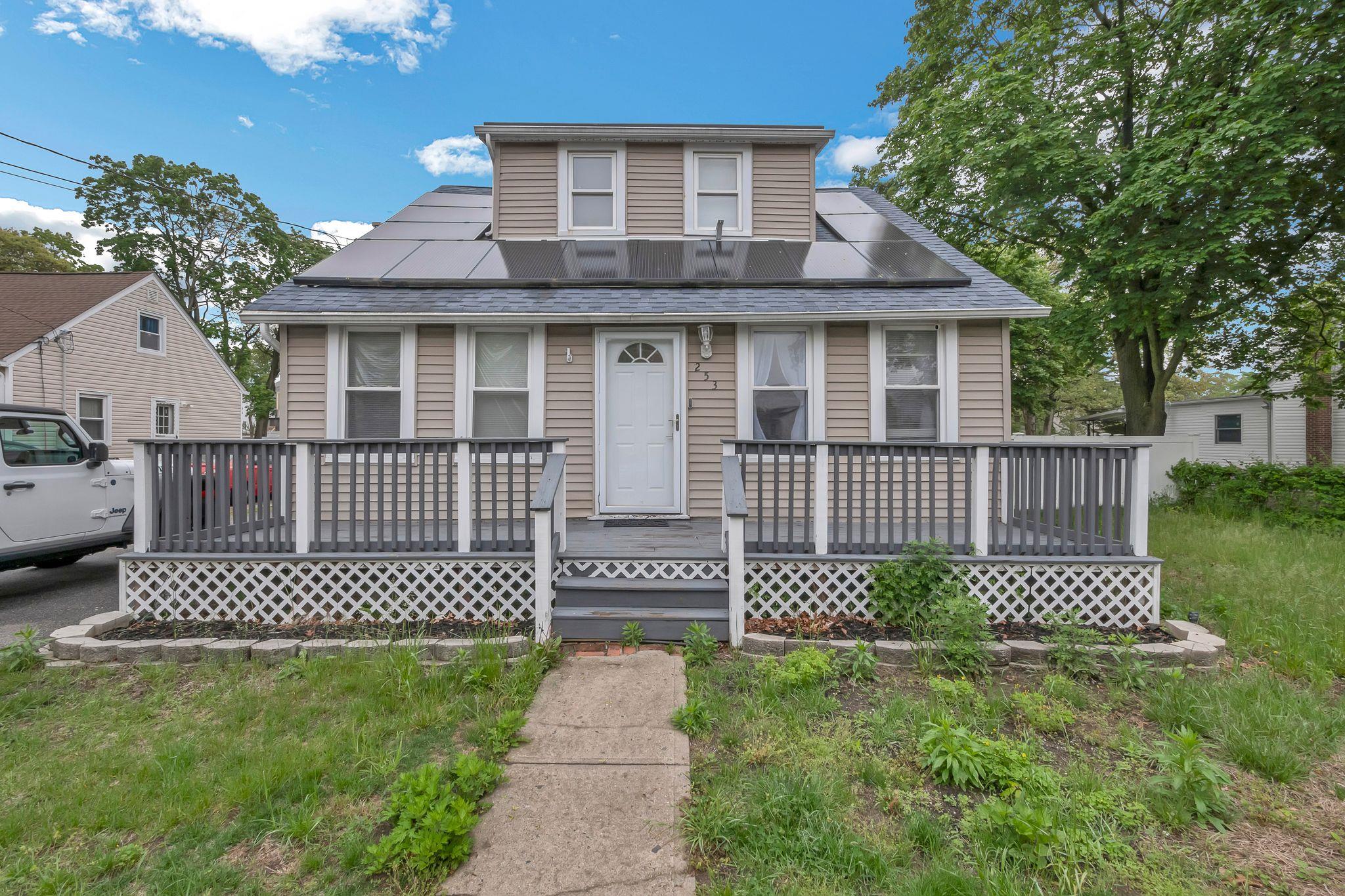 253 N 3rd Avenue, Bay Shore, New York image 24