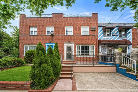 Photo of 22603 141st Avenue, Laurelton, NY 11413 (MLS # 1047010)