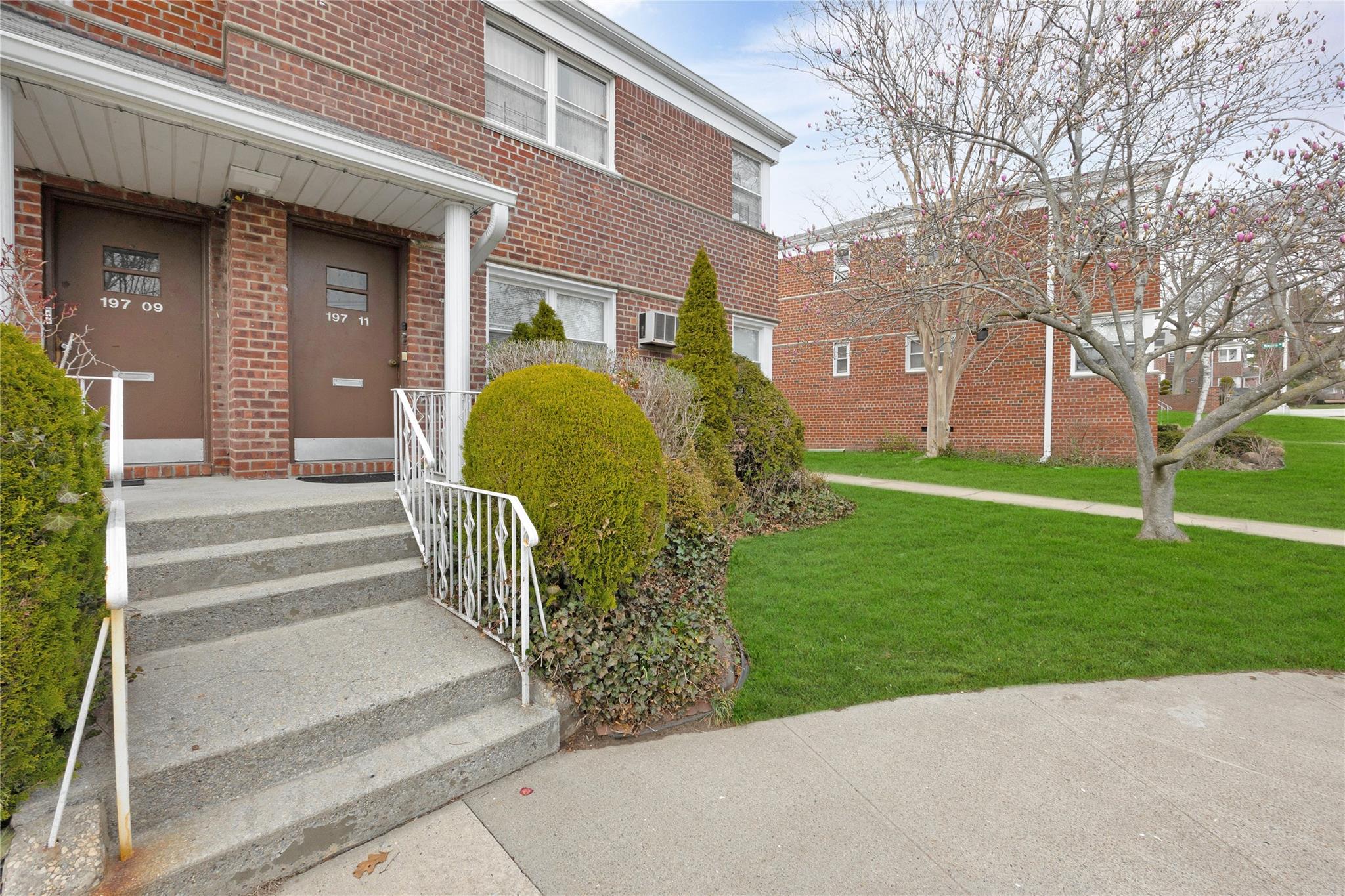197-09 W Dunton Avenue #1, Hollis, New York image 3