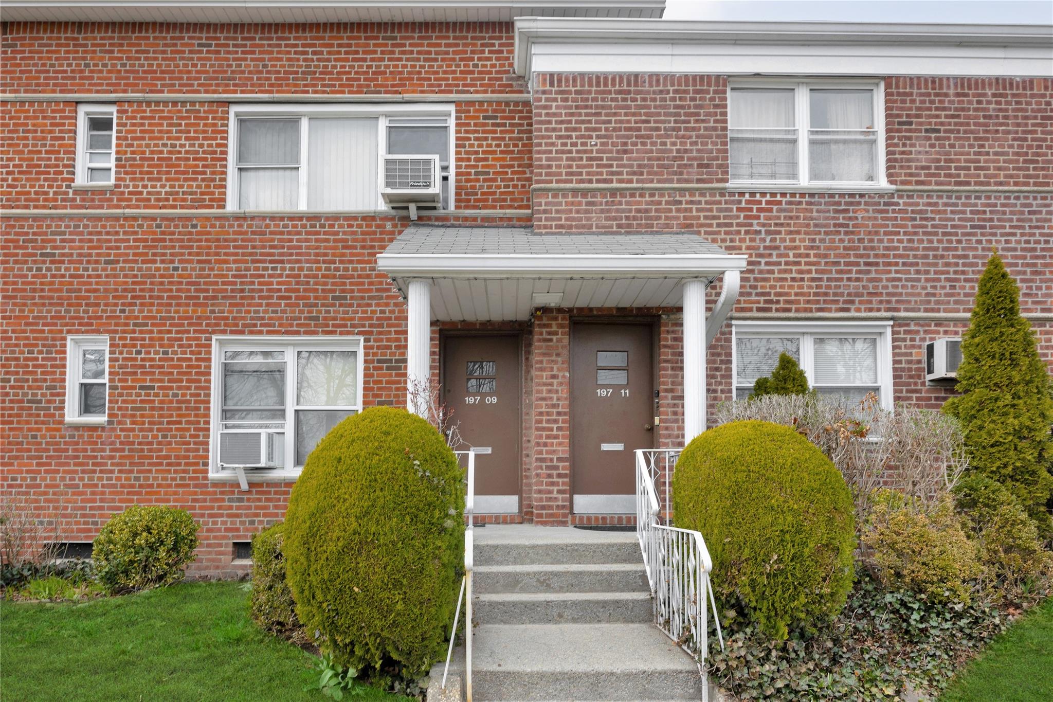 197-09 W Dunton Avenue #1, Hollis, New York image 1