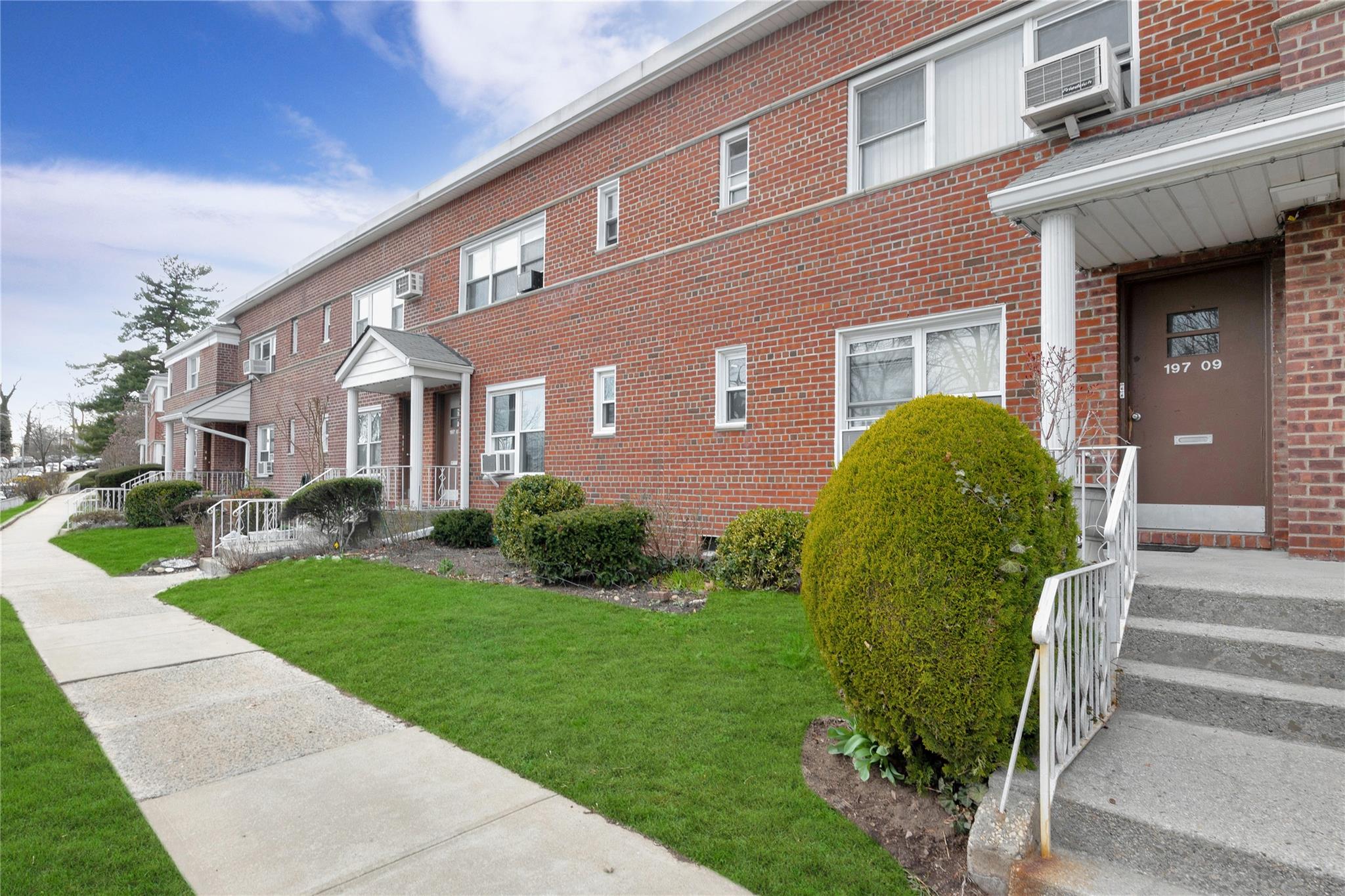 197-09 W Dunton Avenue #1, Hollis, New York image 2
