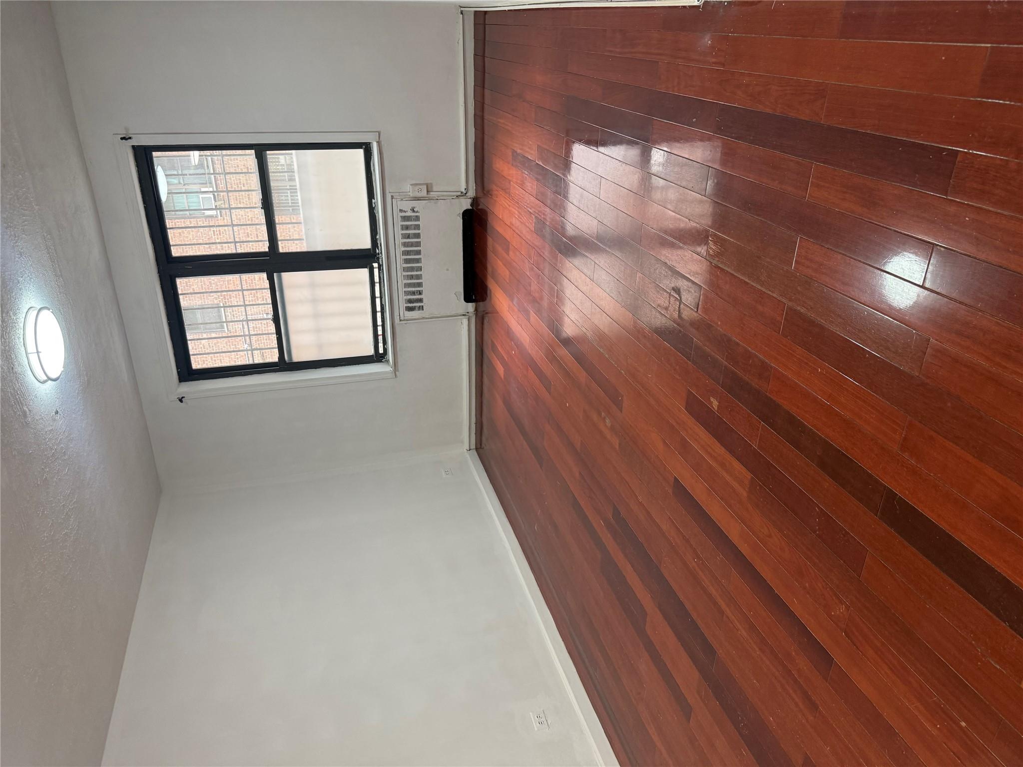 44-11 Macnish Street #1E, Elmhurst, New York image 4