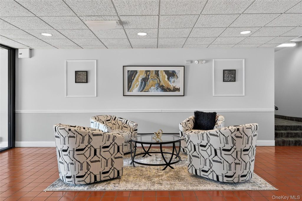 Photo of 175 Maple Avenue #3G, Westbury, NY 11590 (MLS # 988965)