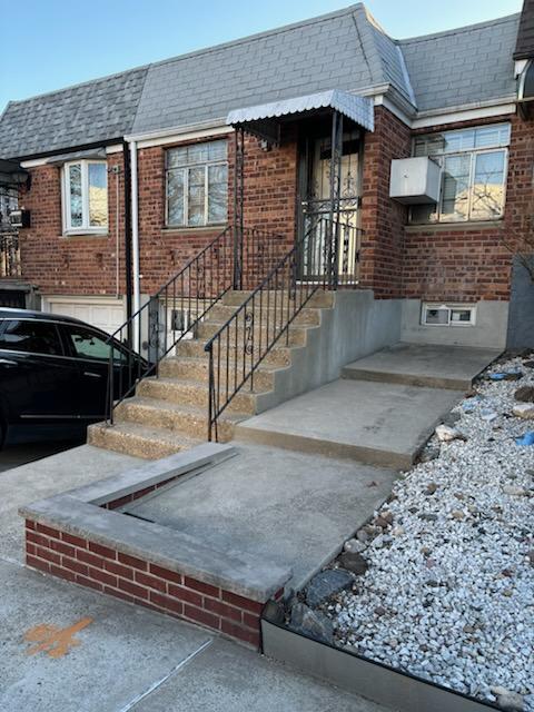 61-05 65 Street St, Middle Village, New York image 2