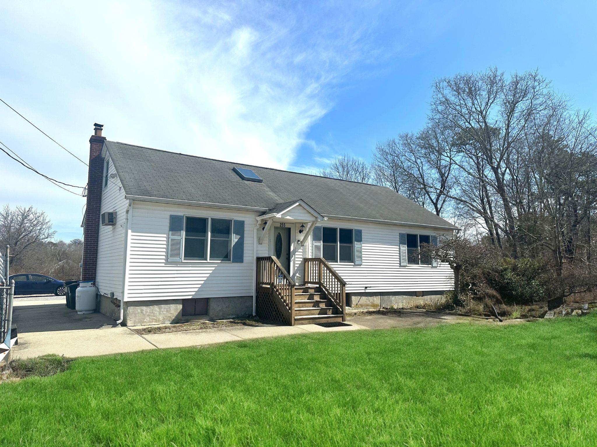 255 W Yaphank Avenue, Yaphank, New York image 1
