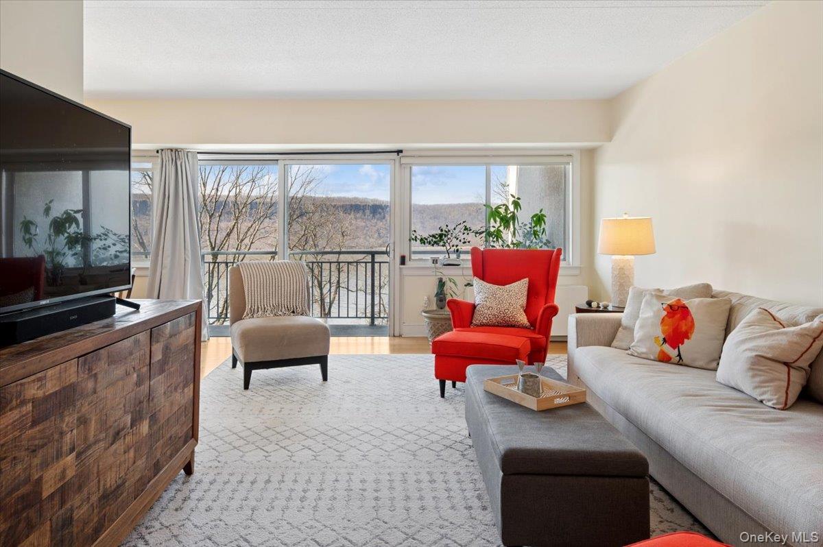 1020 Warburton Avenue 5A