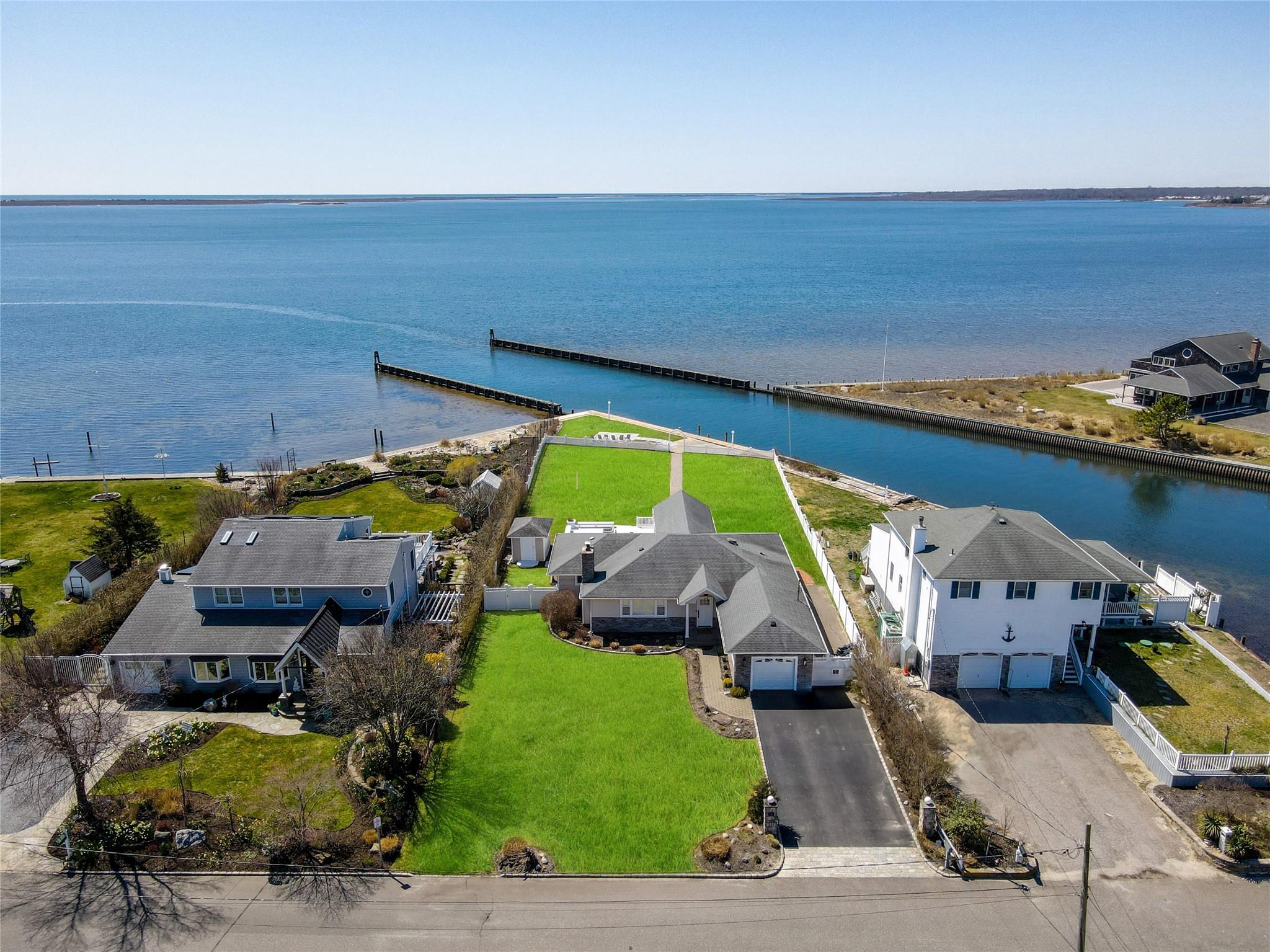 40 Laura Lee Drive, Center Moriches, New York image 2