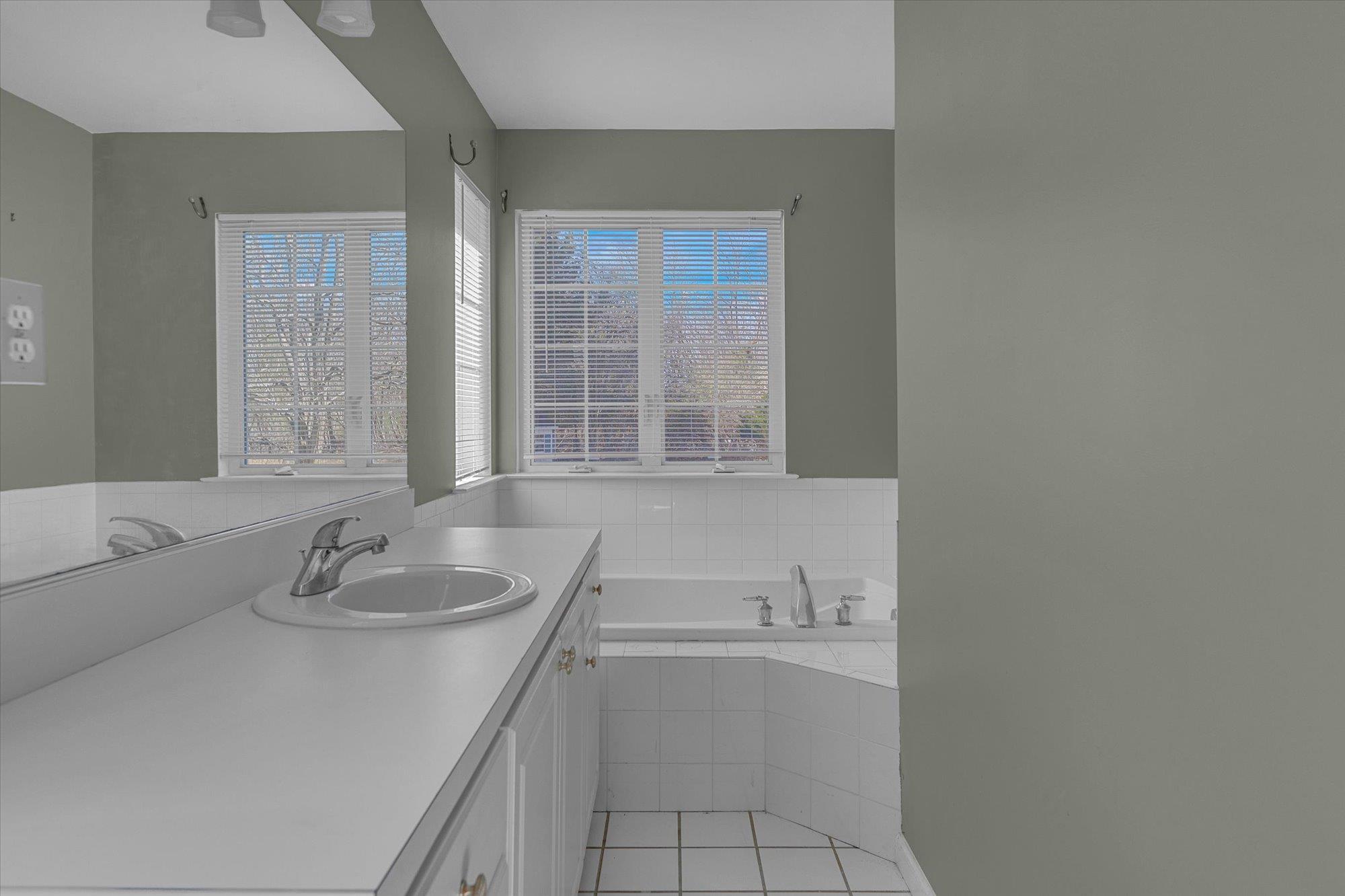 4 Paige Lane, Moriches, New York image 19