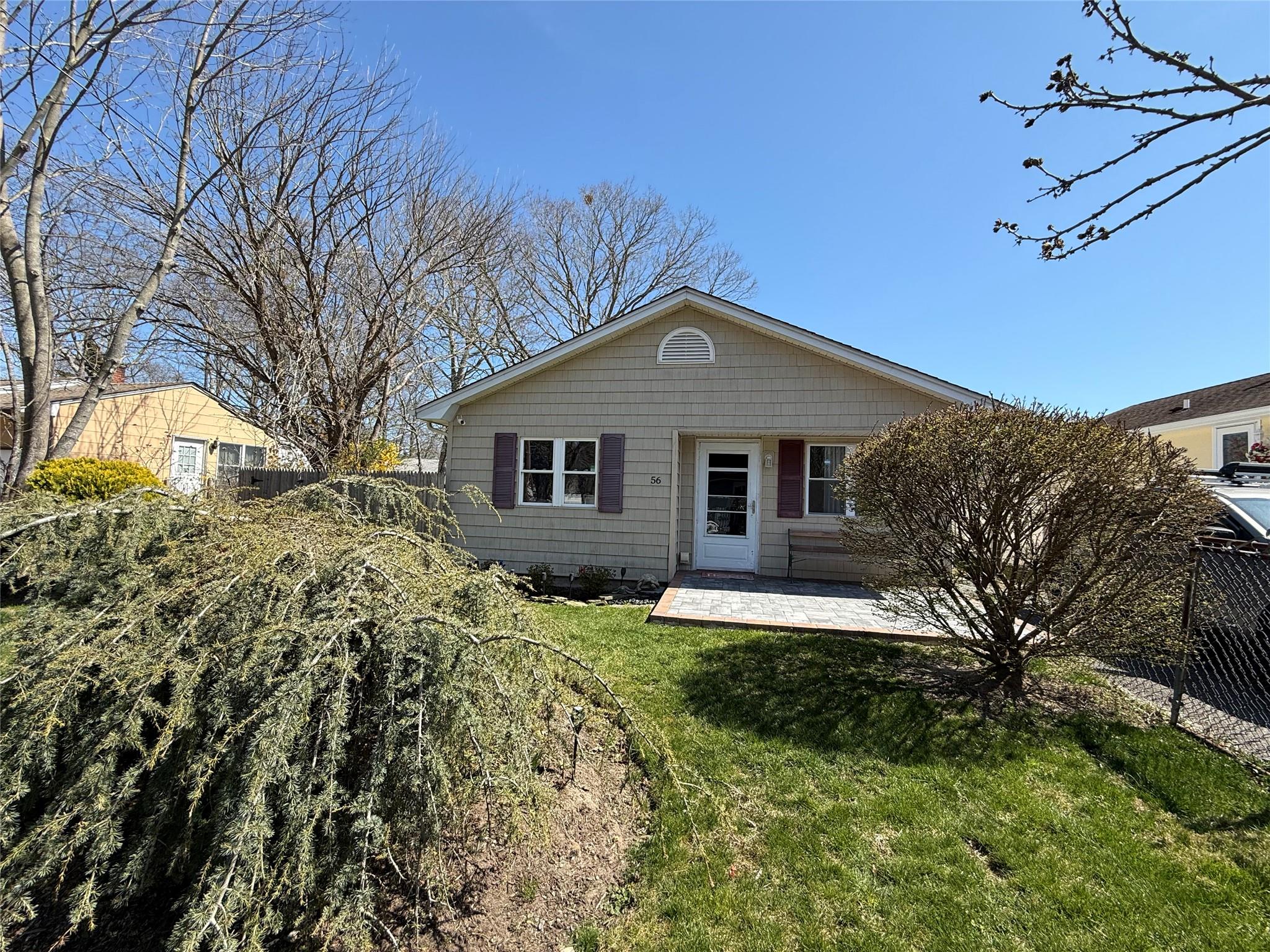 56 Brushwood Drive, Shirley, New York image 2