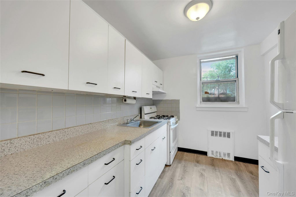 Photo of 5610 Netherland Avenue #1G, Bronx, NY 10471 (MLS # 1041816)