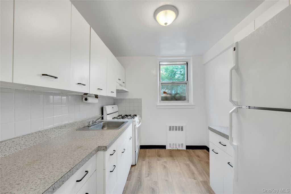 Photo of 5610 Netherland Avenue #1G, Bronx, NY 10471 (MLS # 1041816)