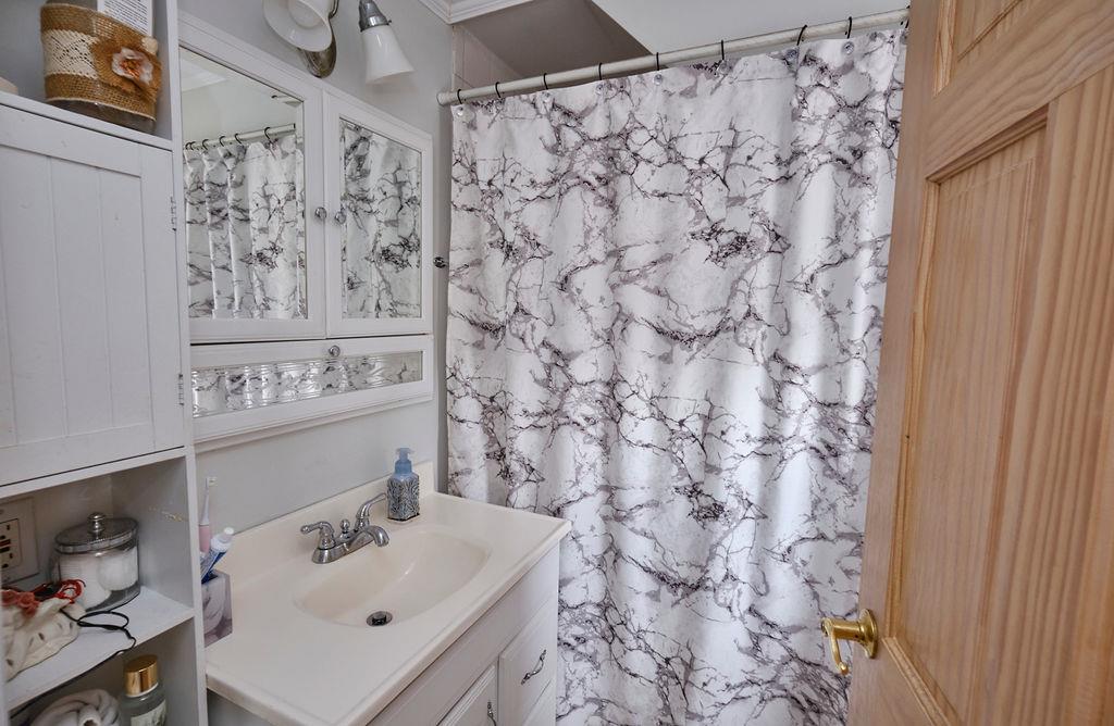 1829 Evergreen Avenue, East Meadow, New York image 12