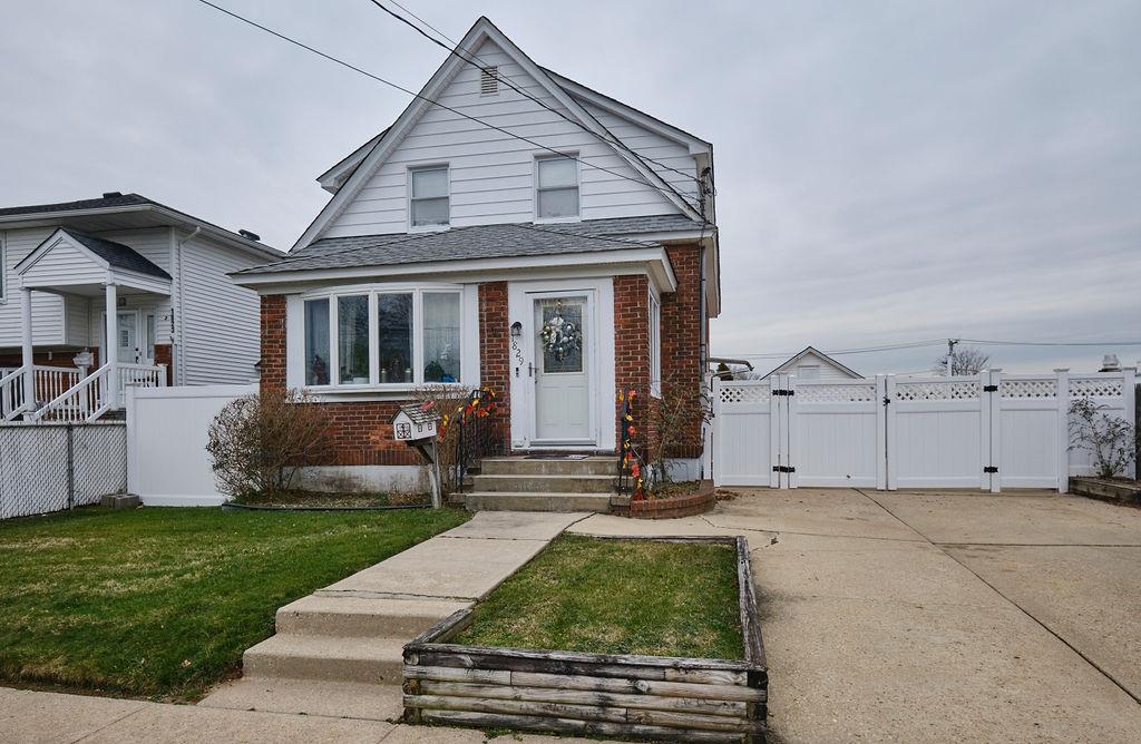 1829 Evergreen Avenue, East Meadow, New York image 1