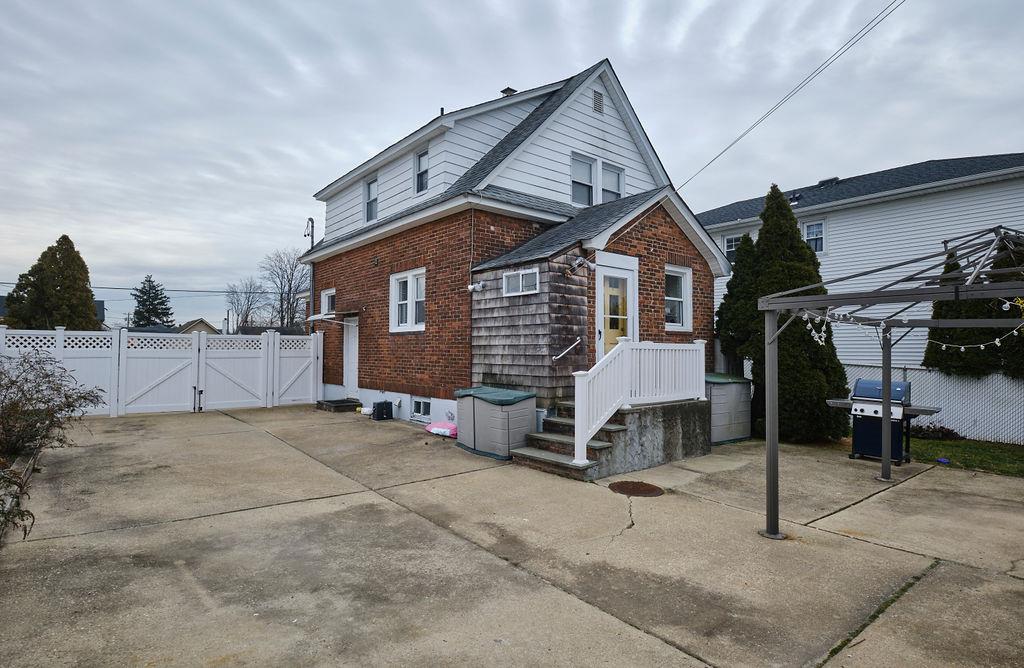 1829 Evergreen Avenue, East Meadow, New York image 16